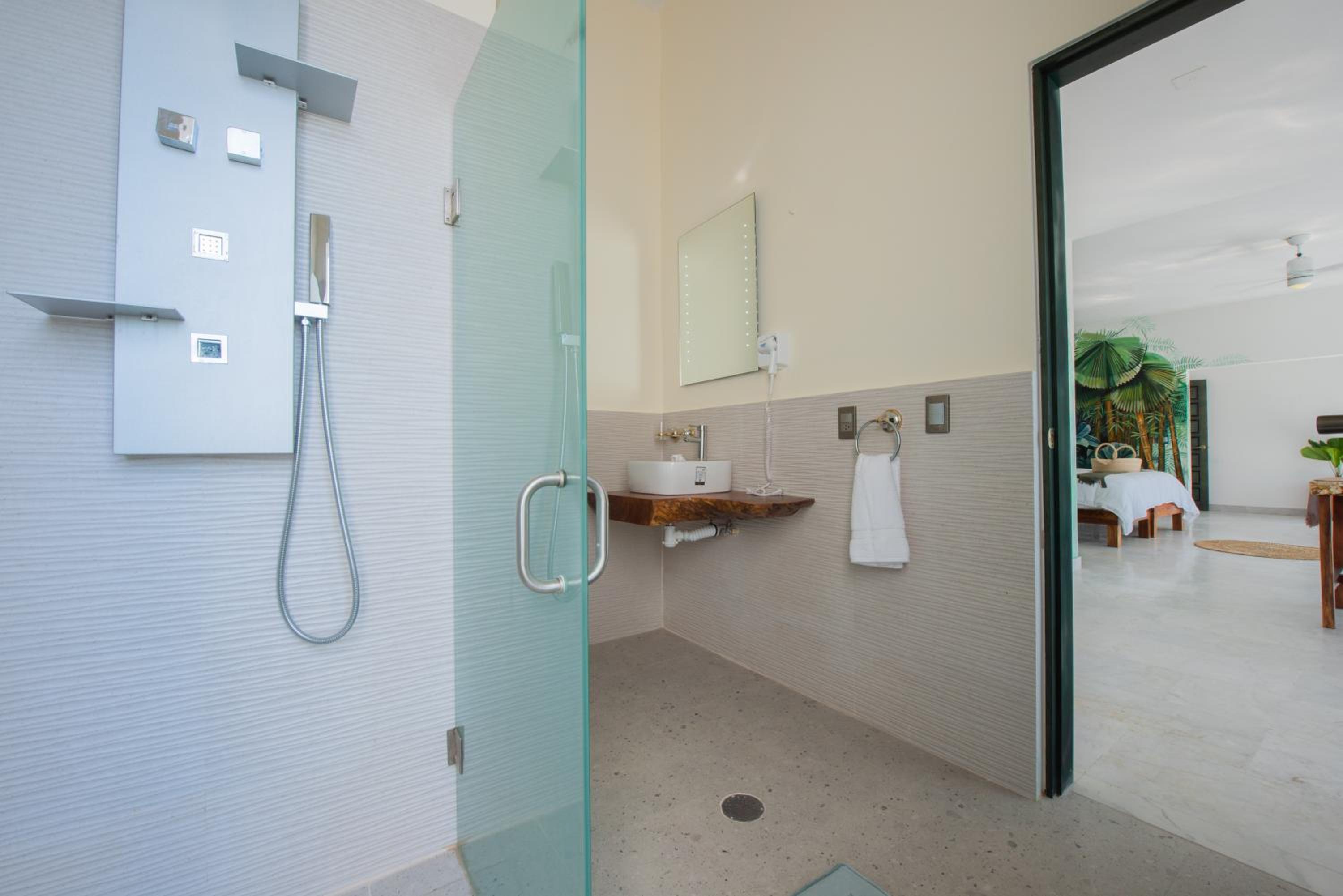 Apartment with Sea View - Photo 2