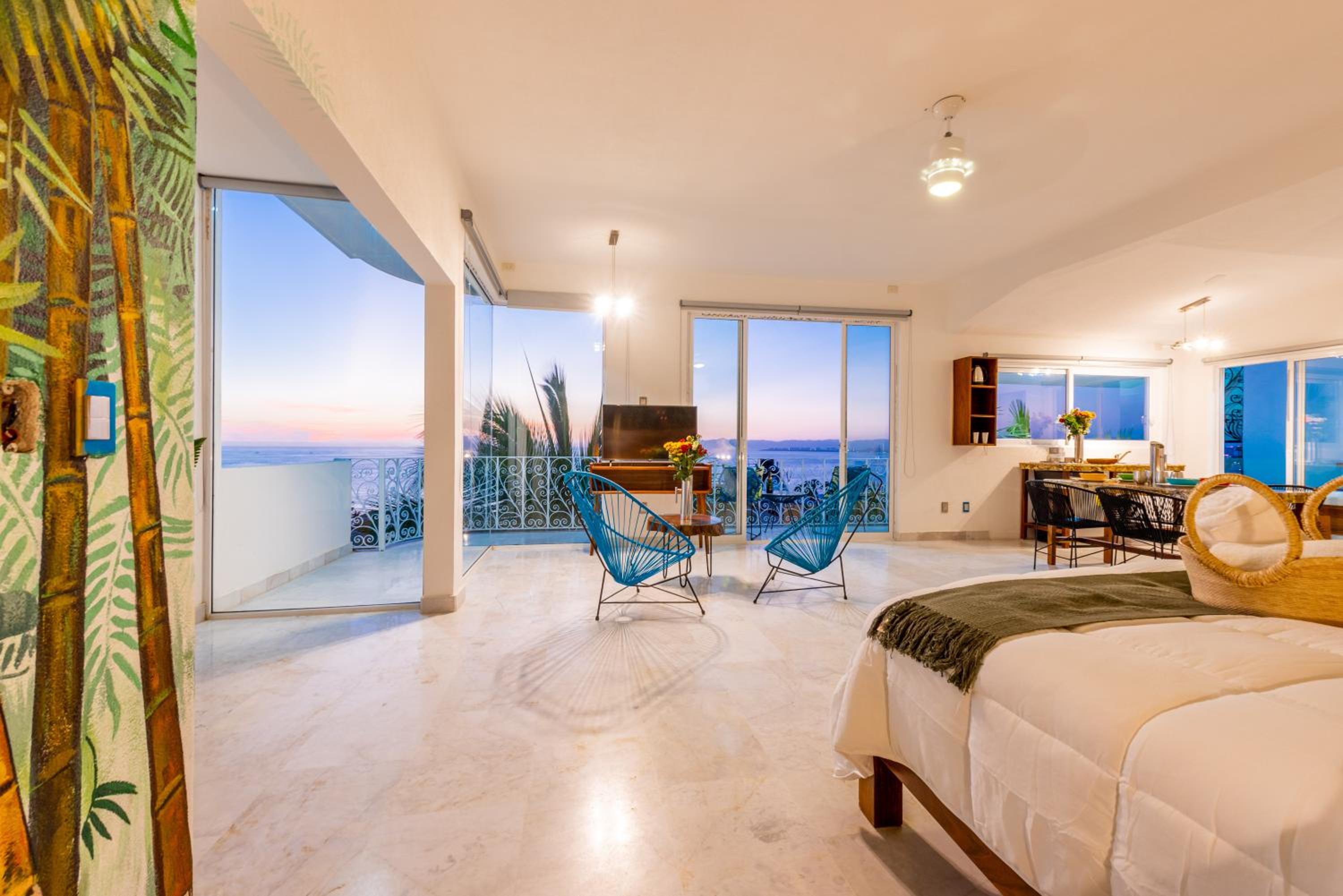 Apartment with Sea View - Photo 13