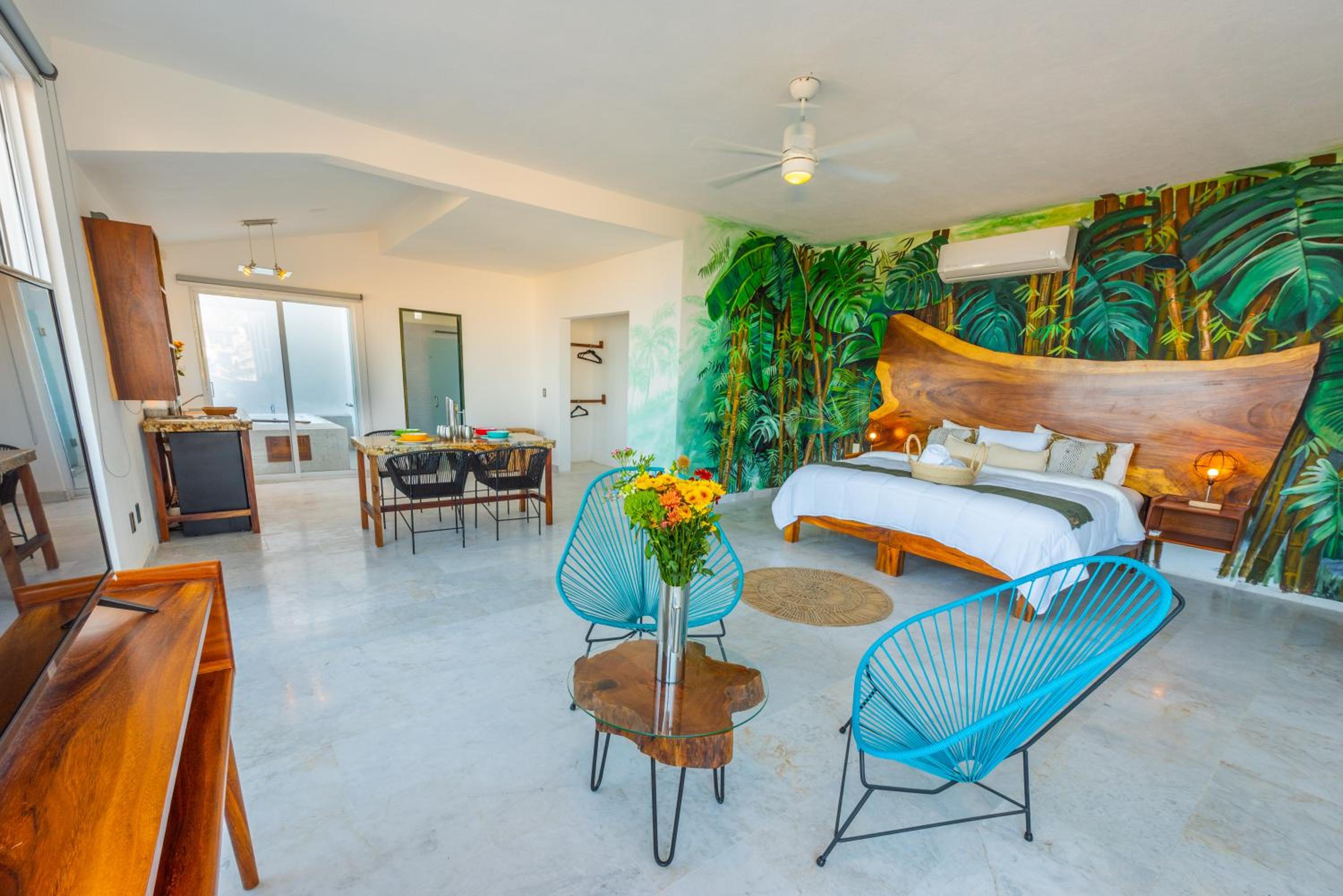 Apartment with Sea View - Photo 8