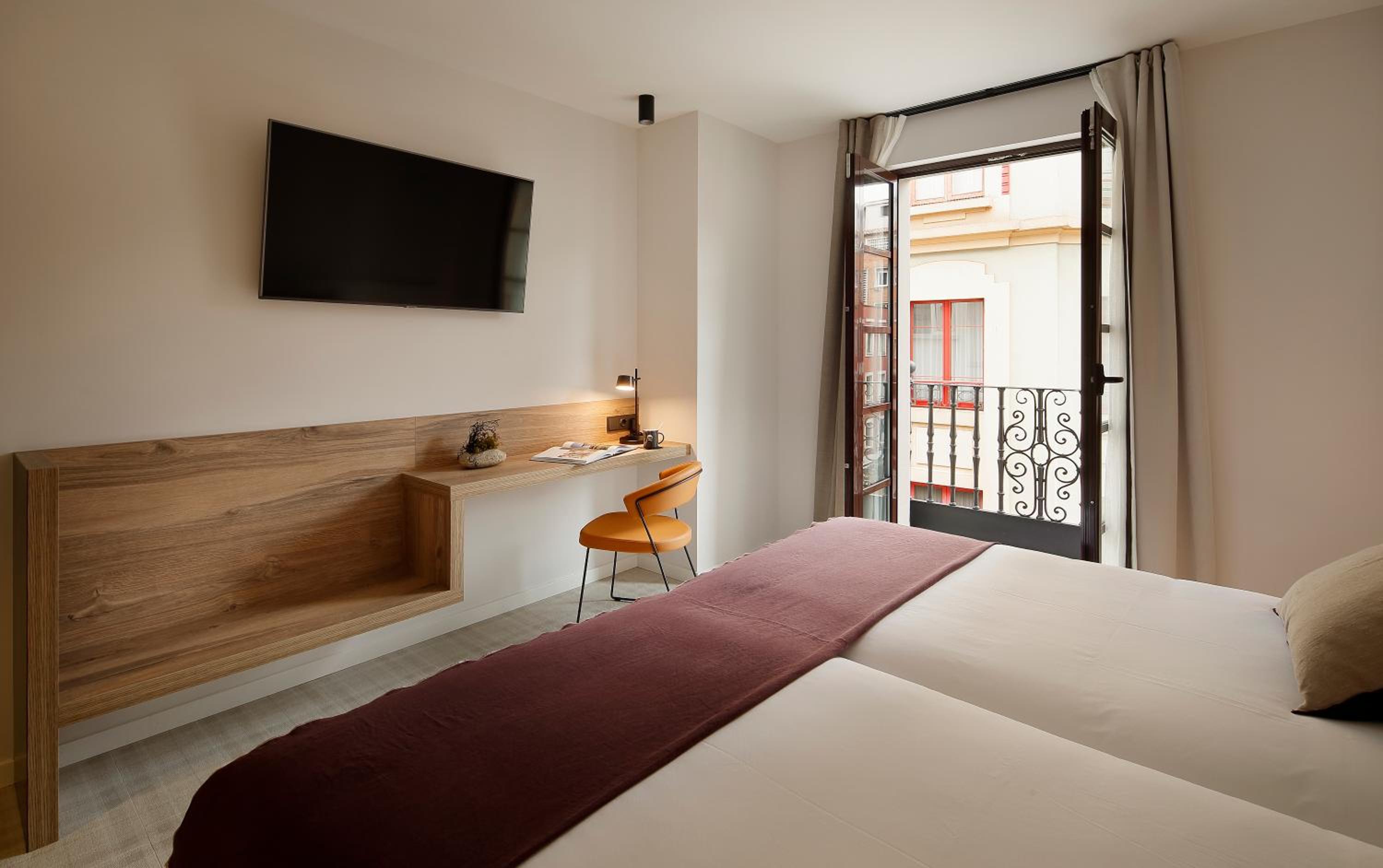 Standard Double or Twin Room - Photo 14