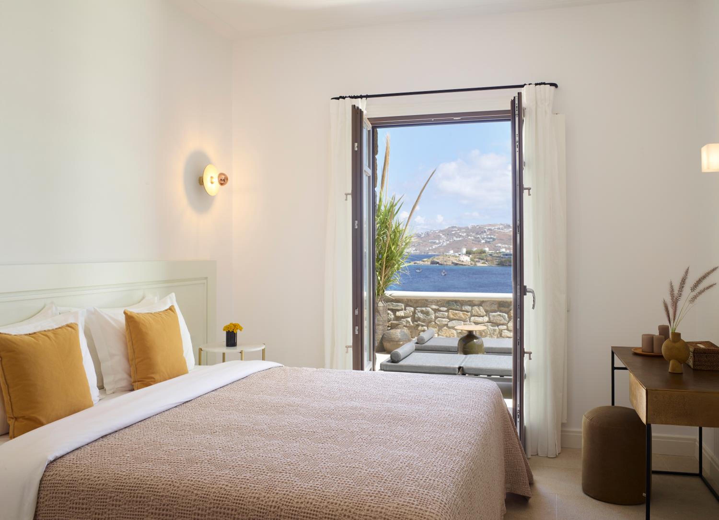 Bonzoe One Bedroom Home with Private Heated Pool Sea View - Photo 8