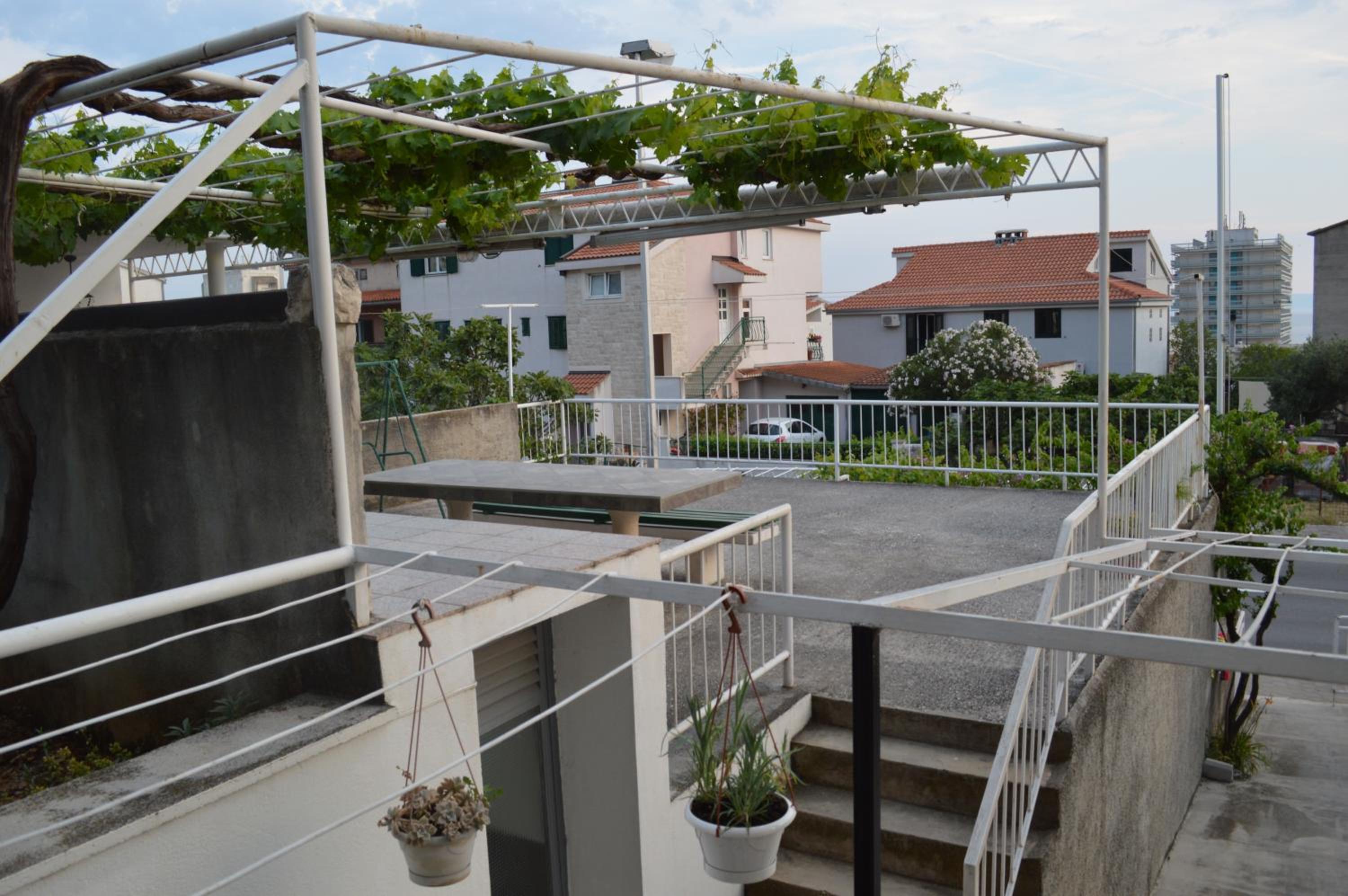 Apartment with Terrace - Photo 29