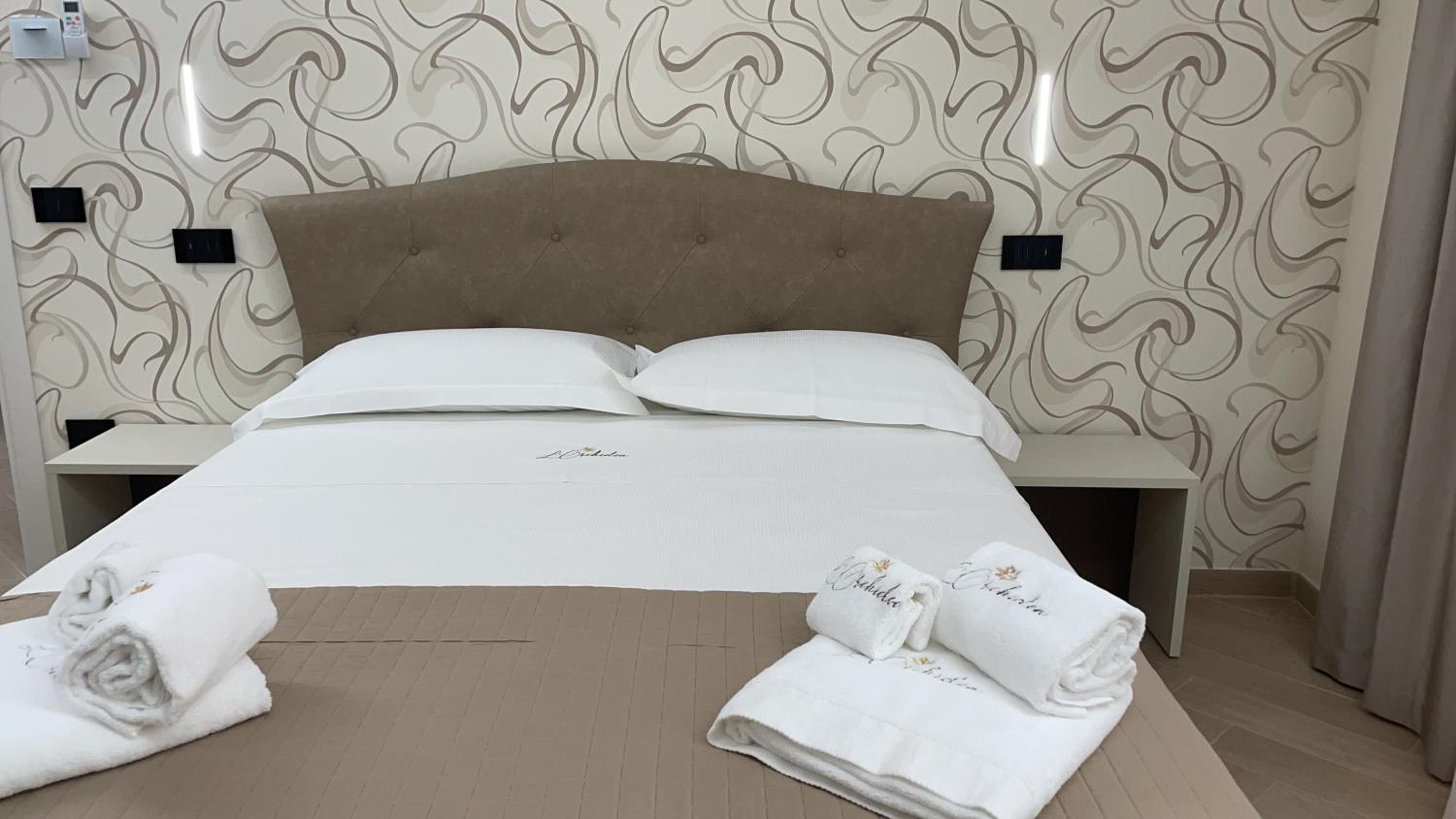 Suite with Balcony - Photo 7