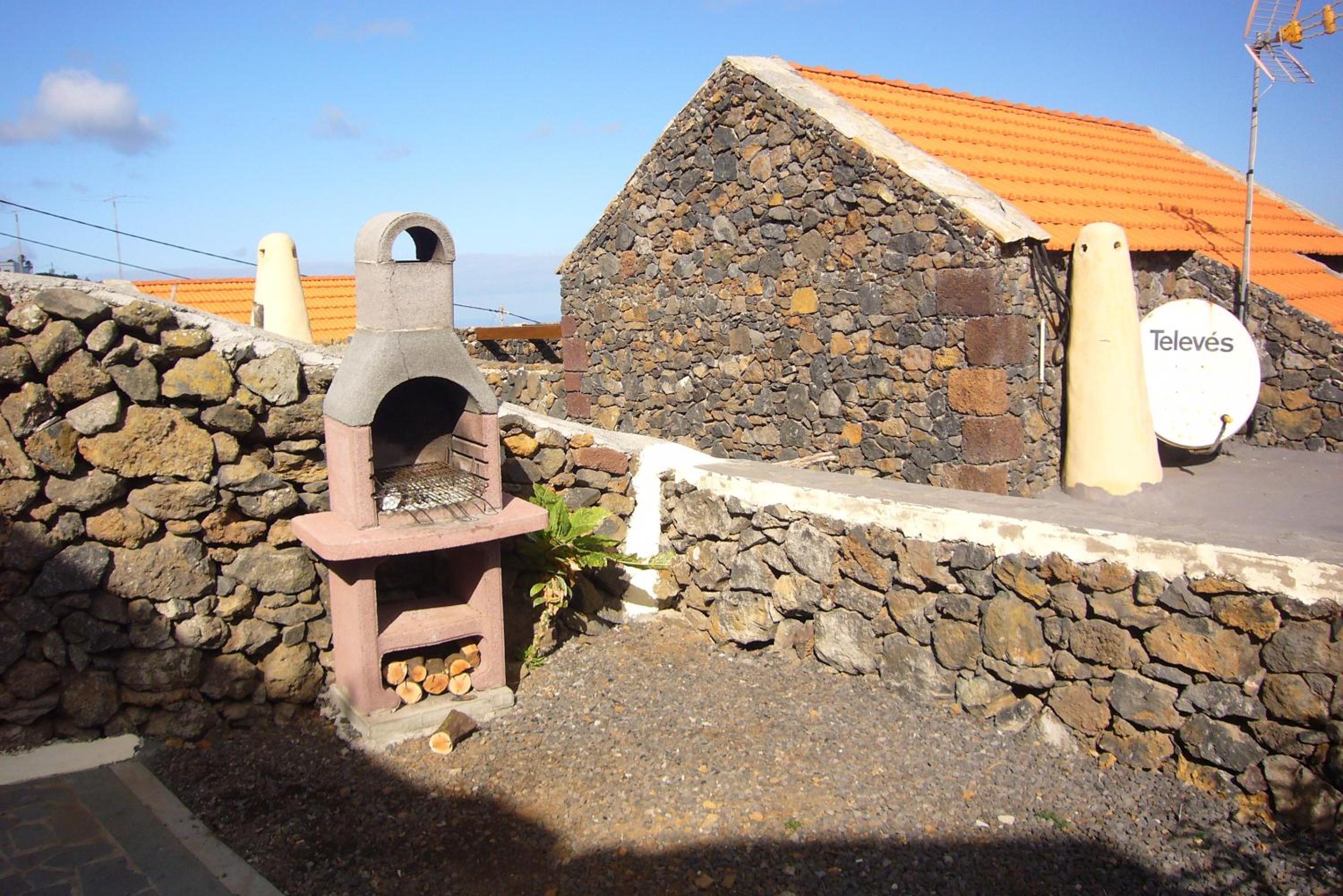 El Castano photo 2