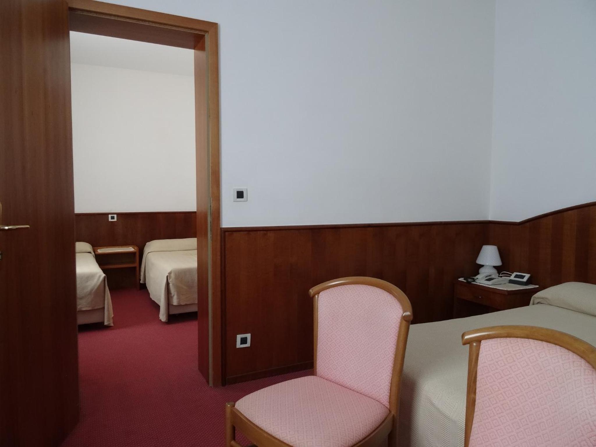 Family Room - Photo 1