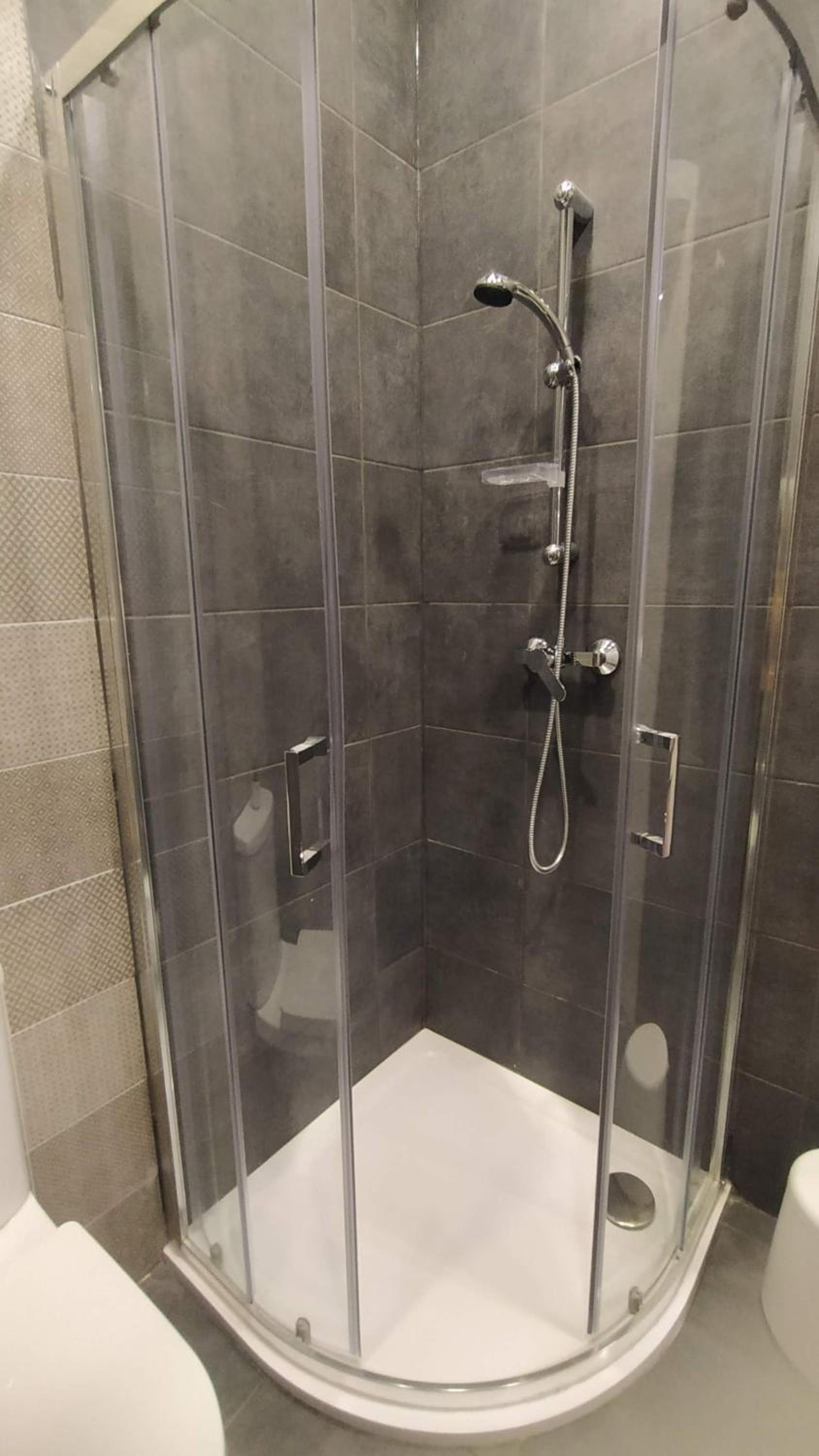 Double Room with Private Bathroom - Photo 7