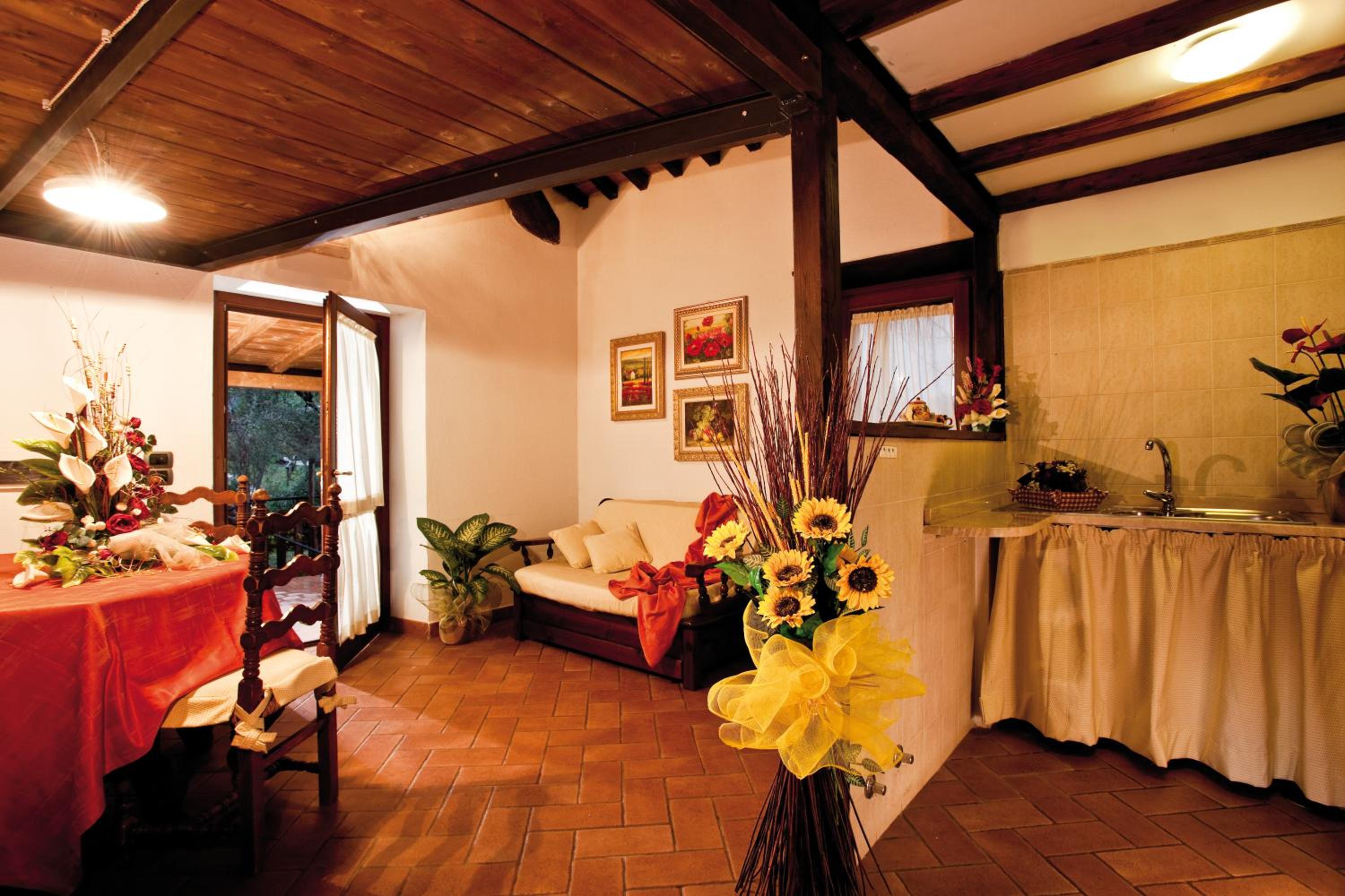 Quadruple Room with Private Bathroom photo 1