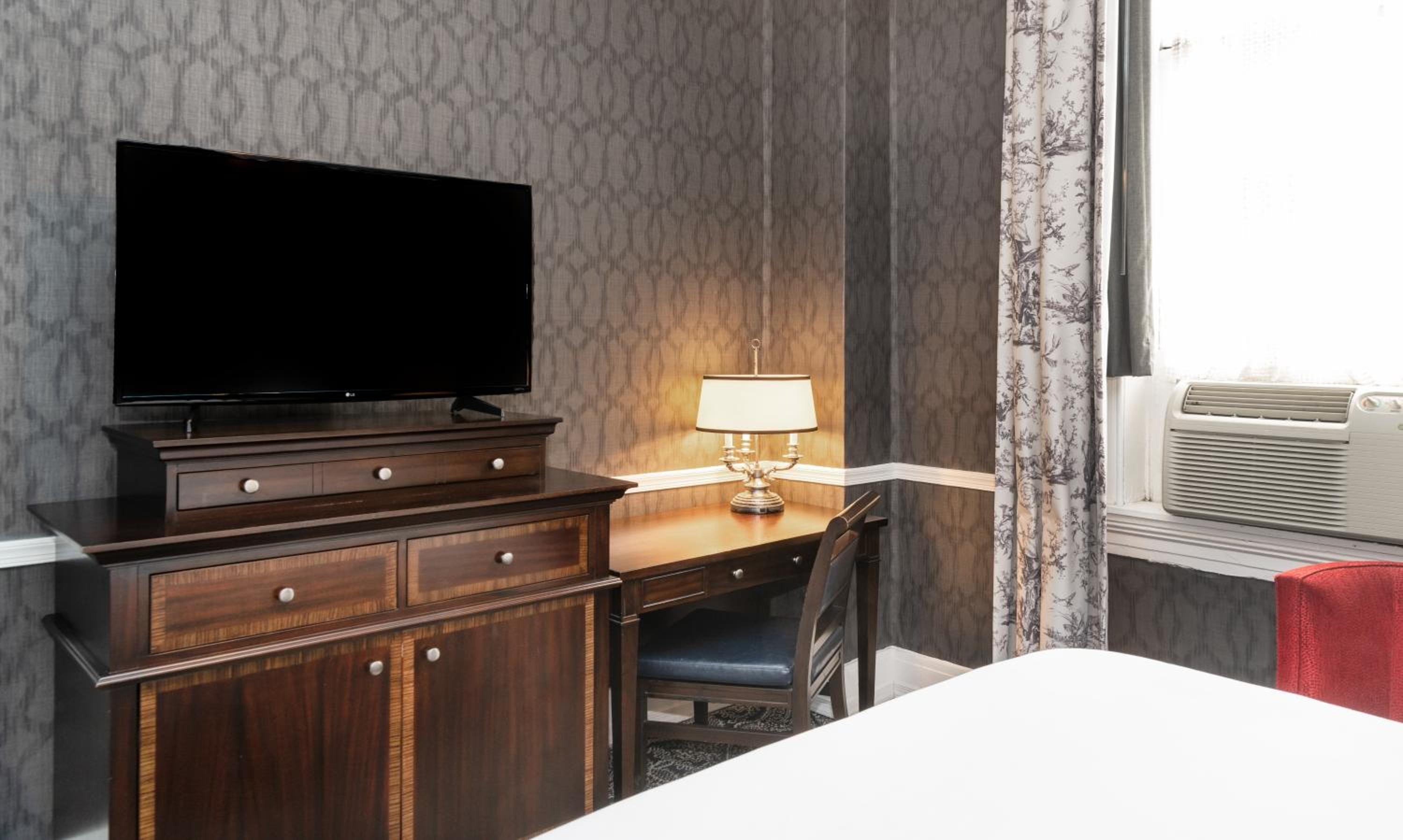 Maryland Inn Queen - Photo 1