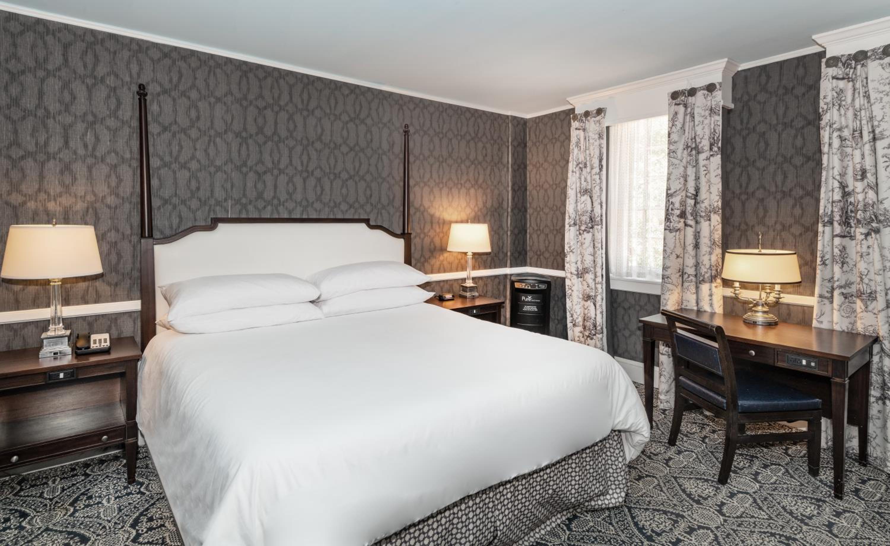 Robert Johnson 1 King Bed Pure Wellness Room - Photo 1