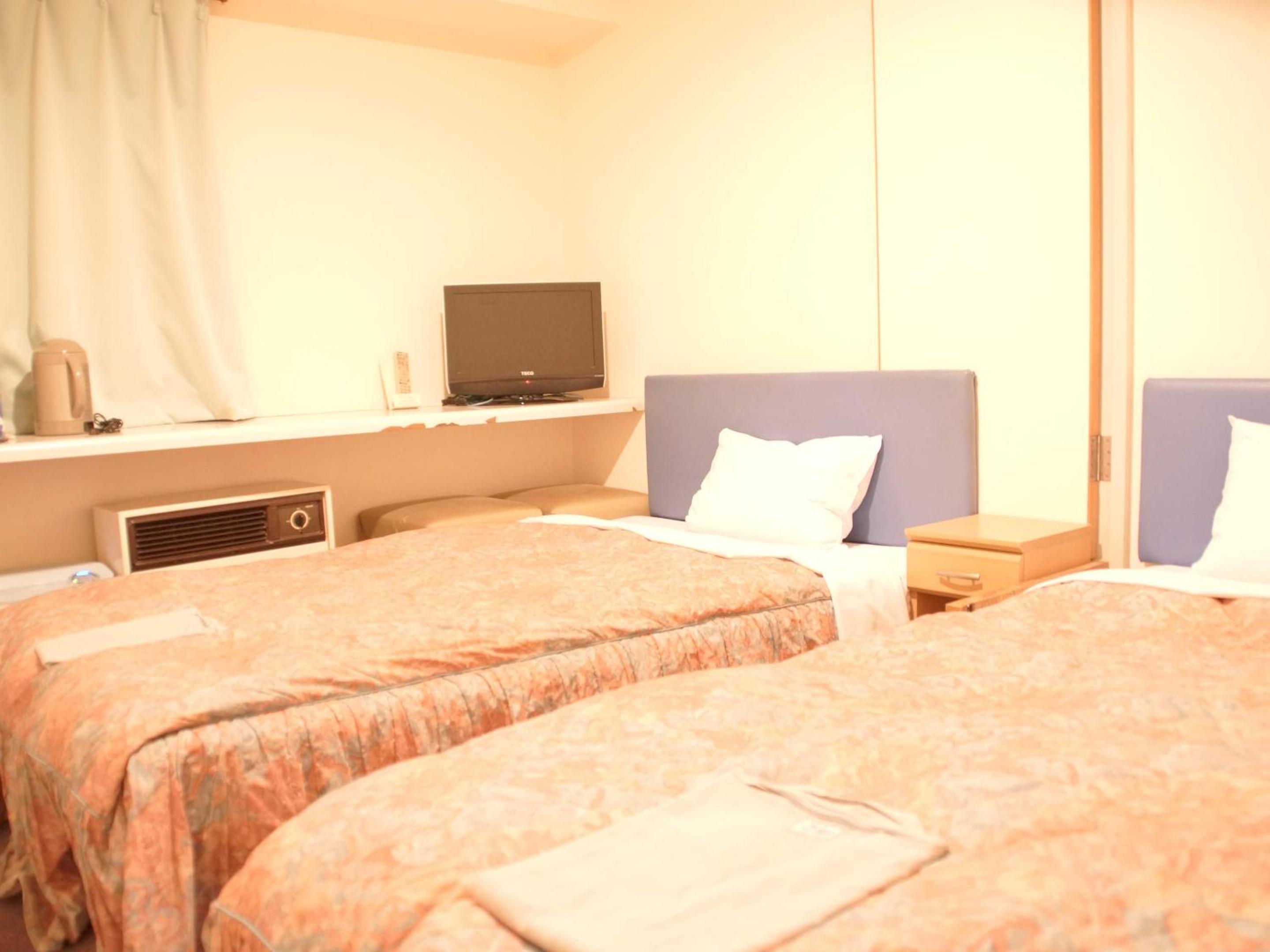 Twin Room - Smoking photo 1