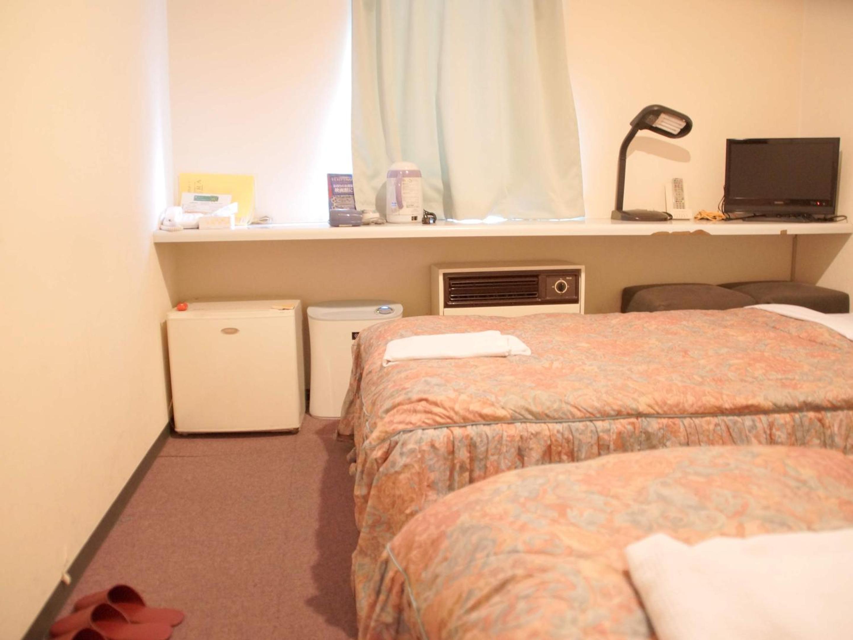 Twin Room - Smoking photo 3
