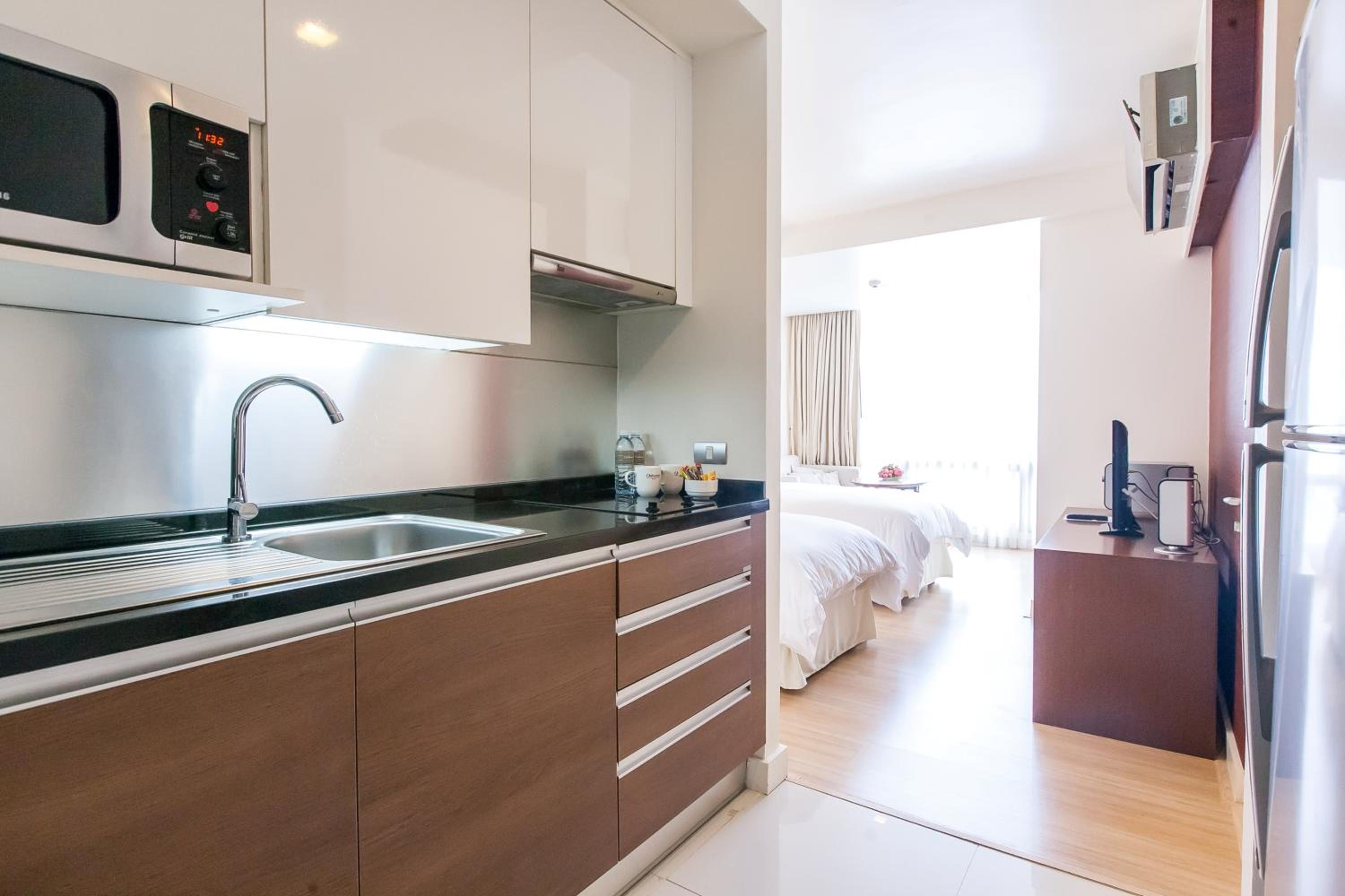 Staycation Offer - Studio With Food & Beverage Credit photo 3