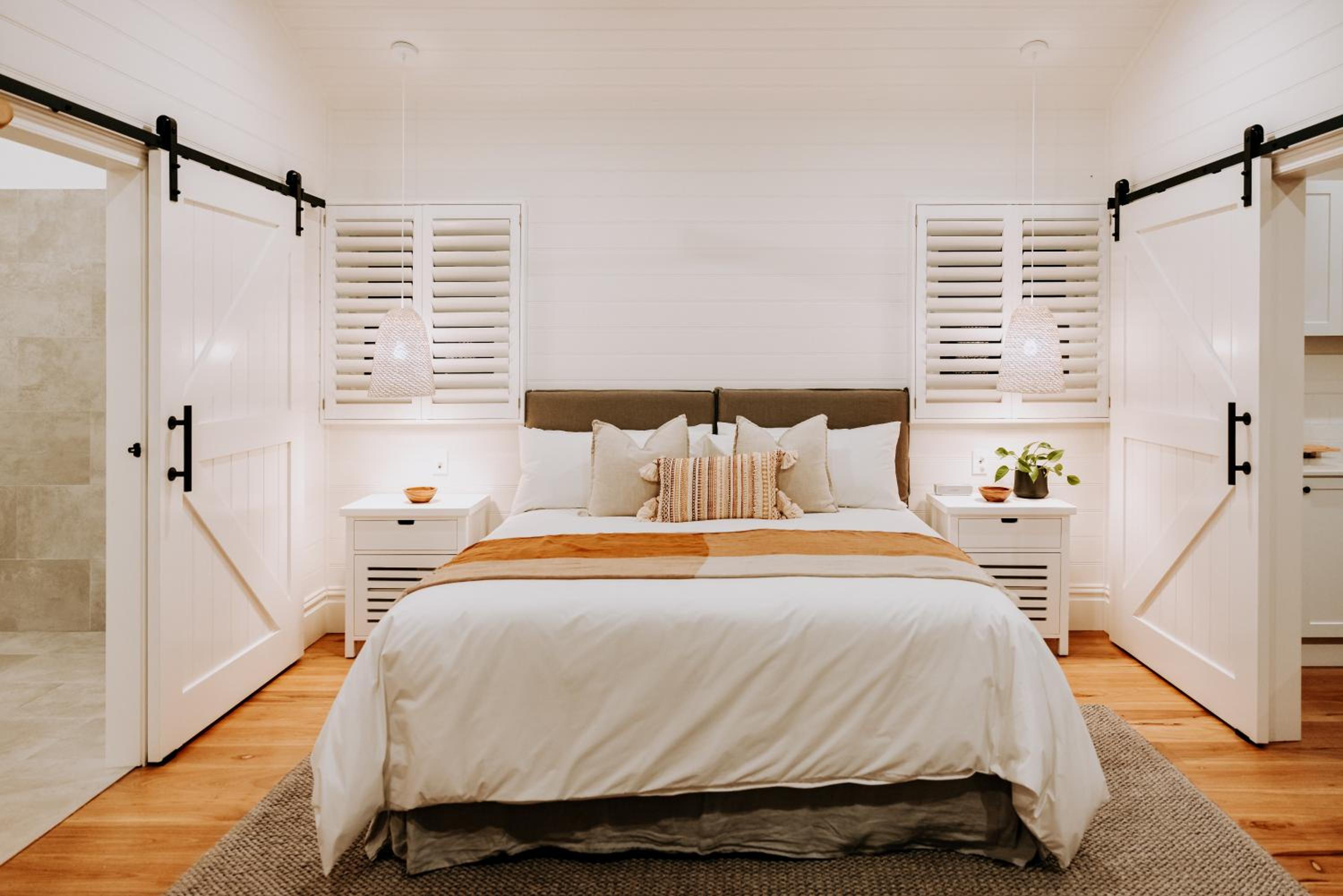 Deluxe King Suite - Photo 1