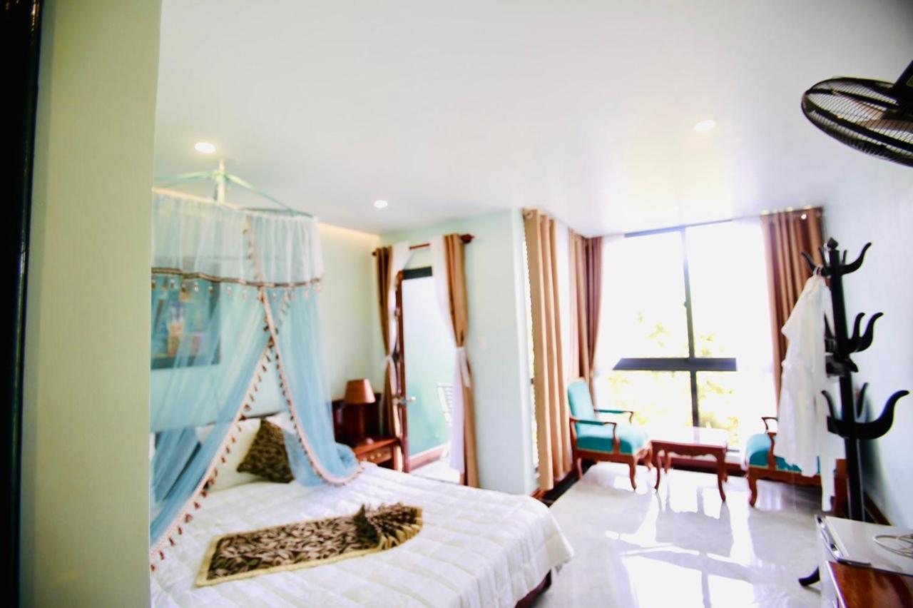 King Room with Balcony photo 1