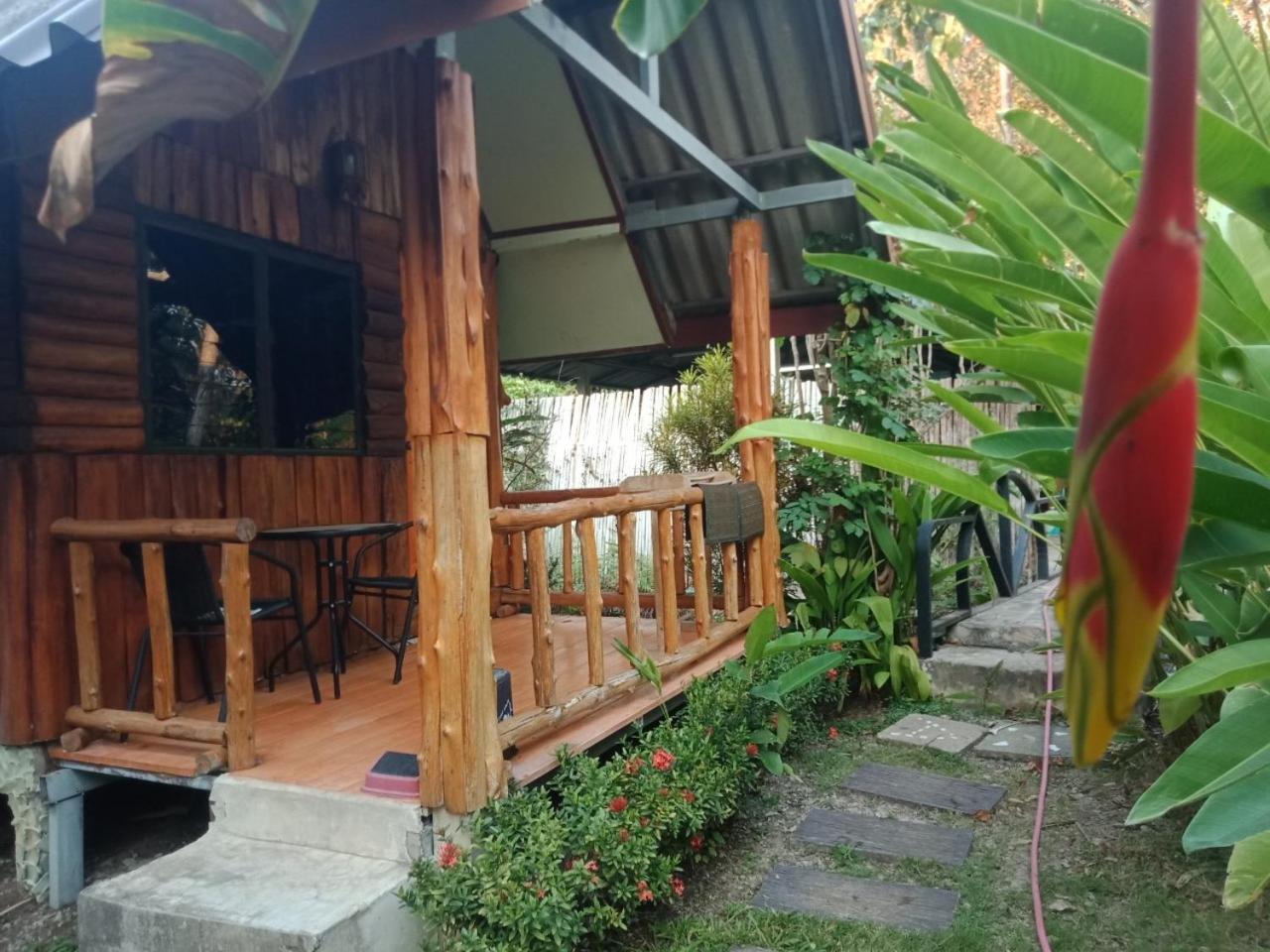 Deluxe Double Room with Balcony - Photo 17