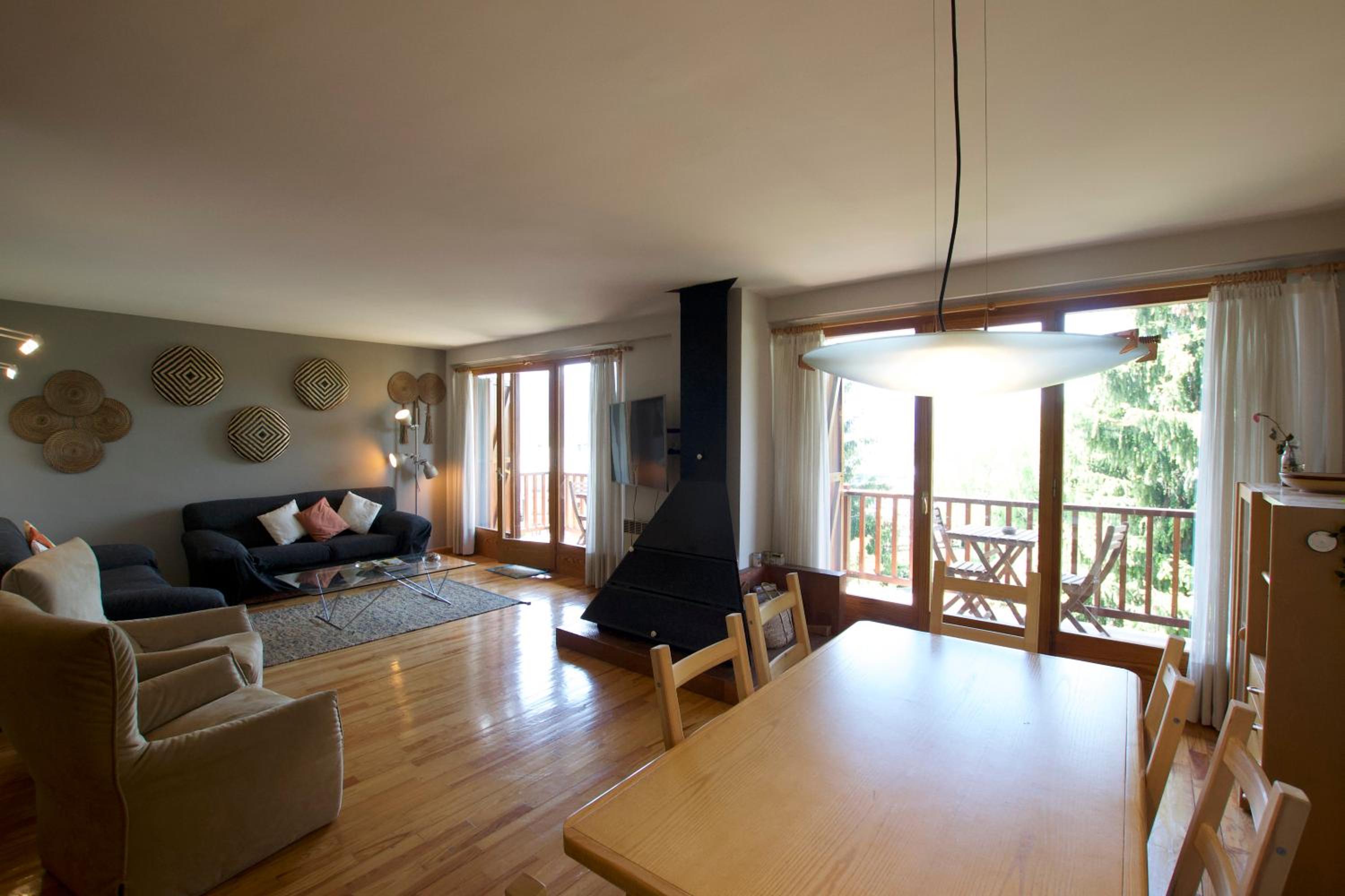 Apartment photo 2