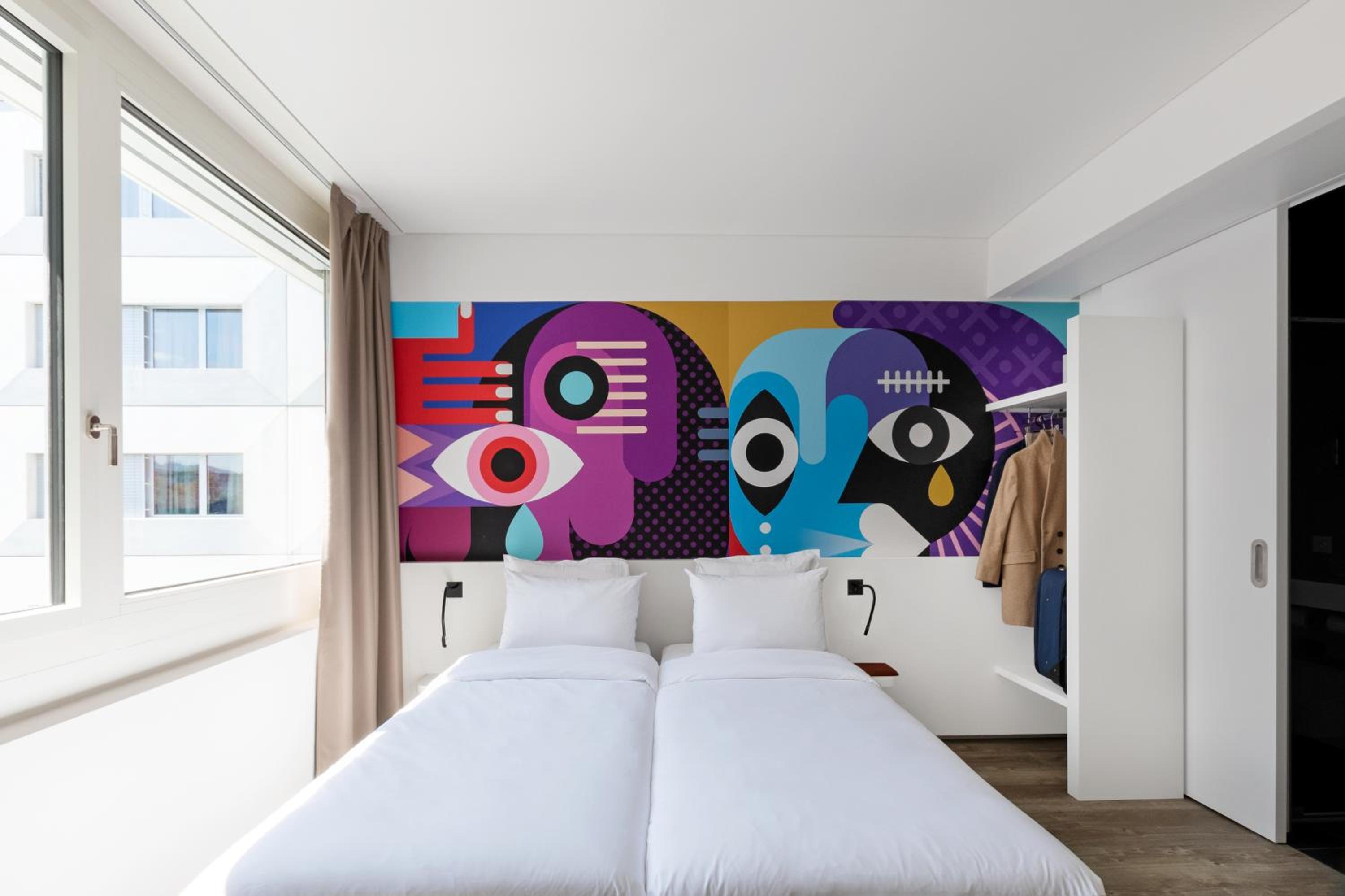 Twin Room - Photo 6
