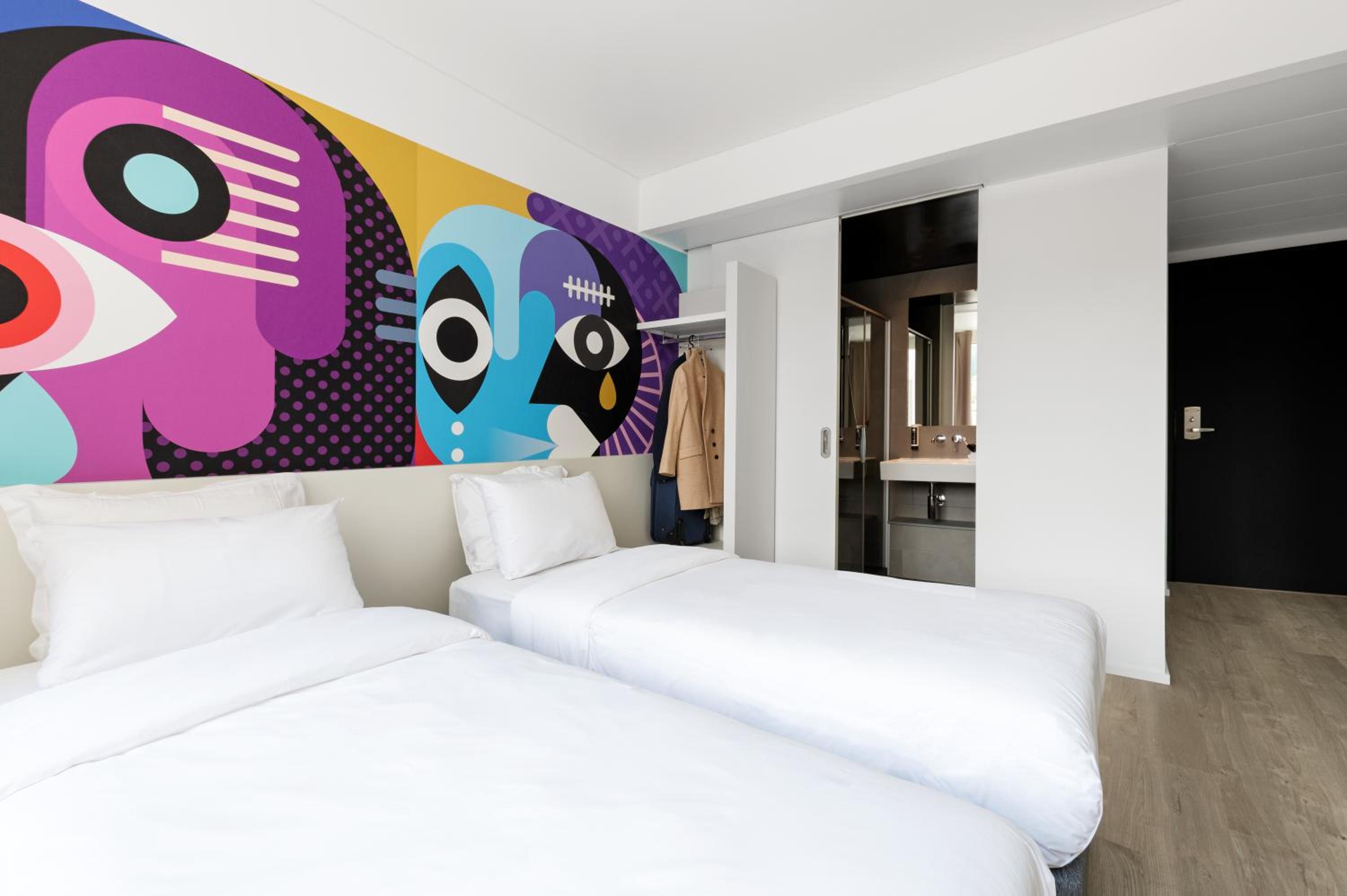Twin Room - Photo 7