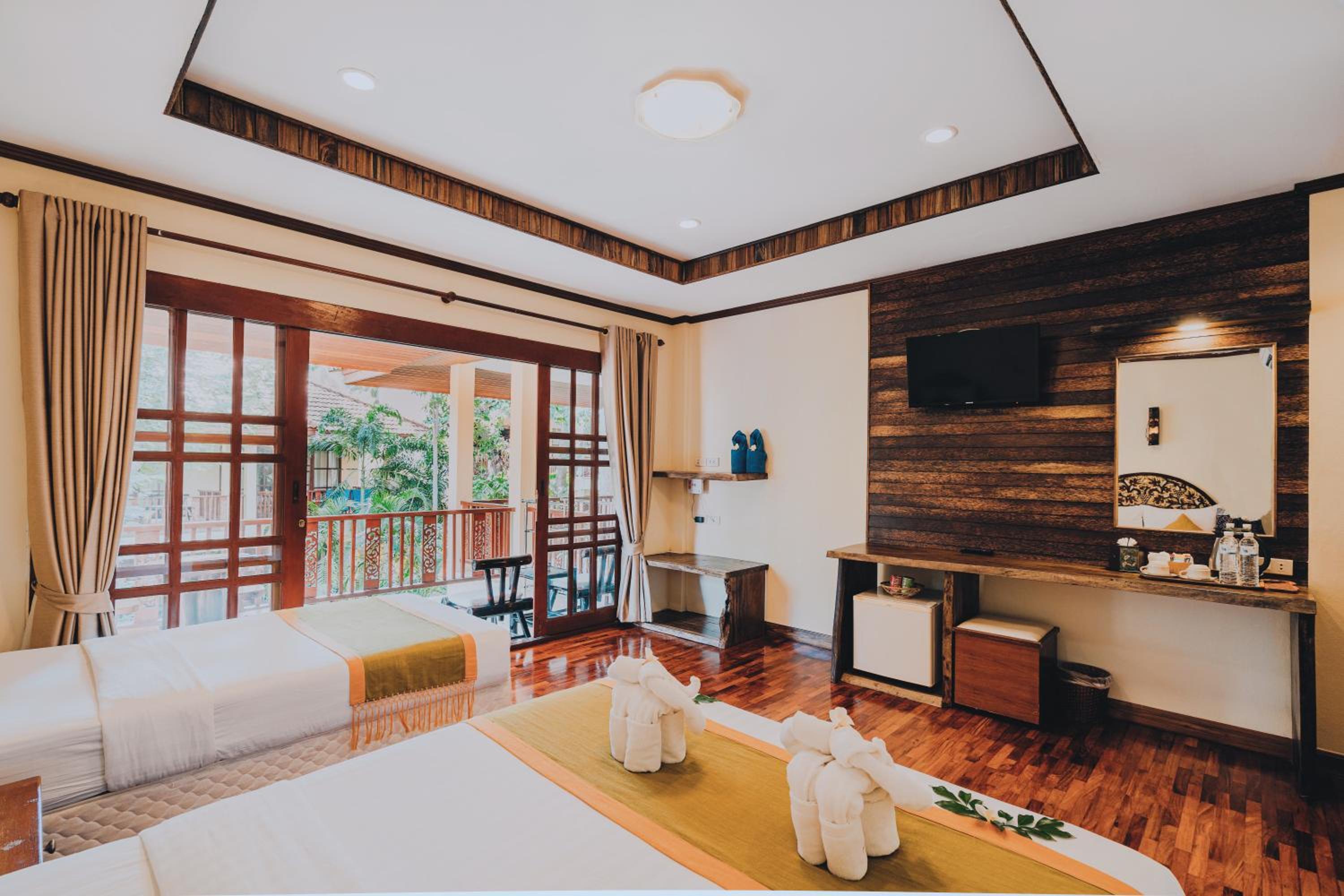 Deluxe Double or Twin Room - Photo 6