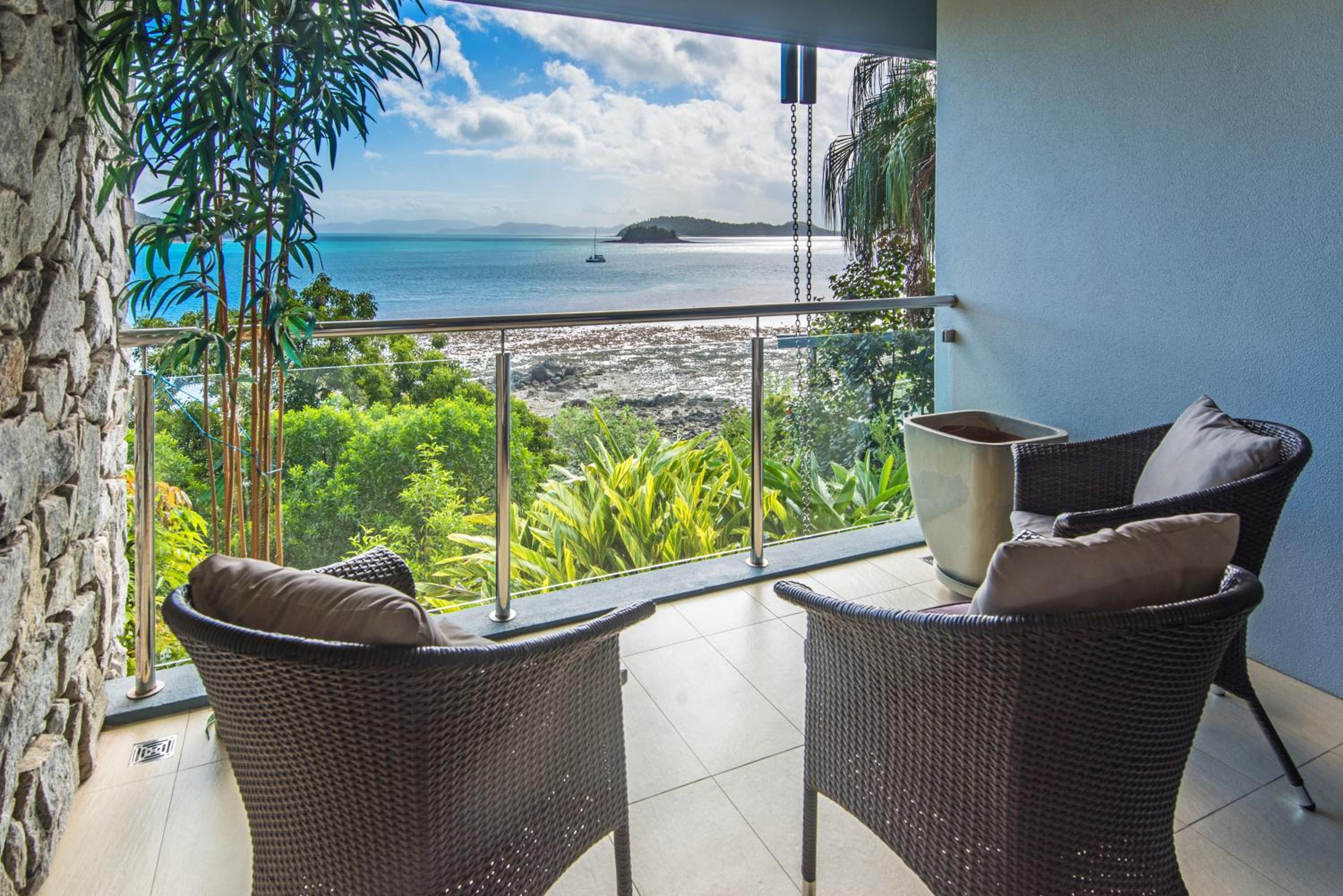 Three-Bedroom Villa with Sea View photo 3