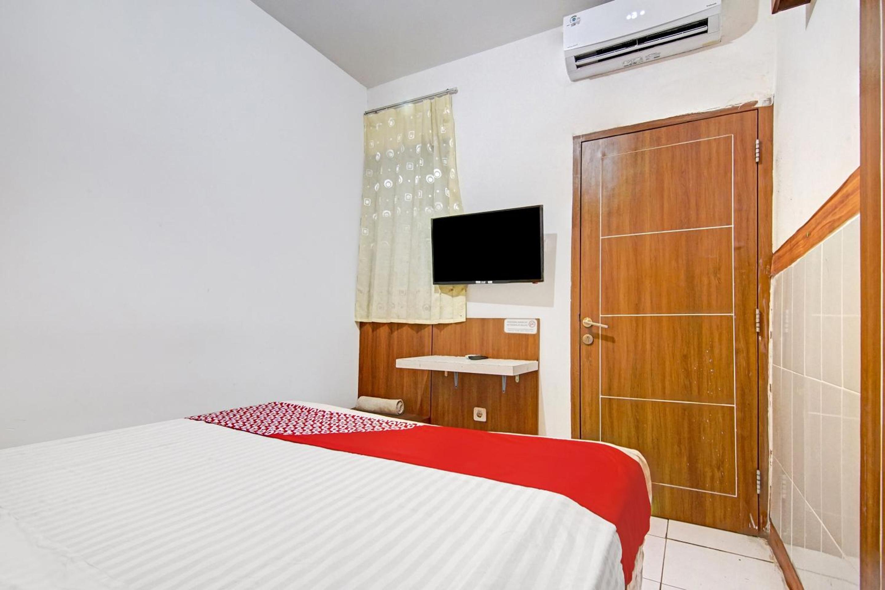 Standard Double Room - Photo 9