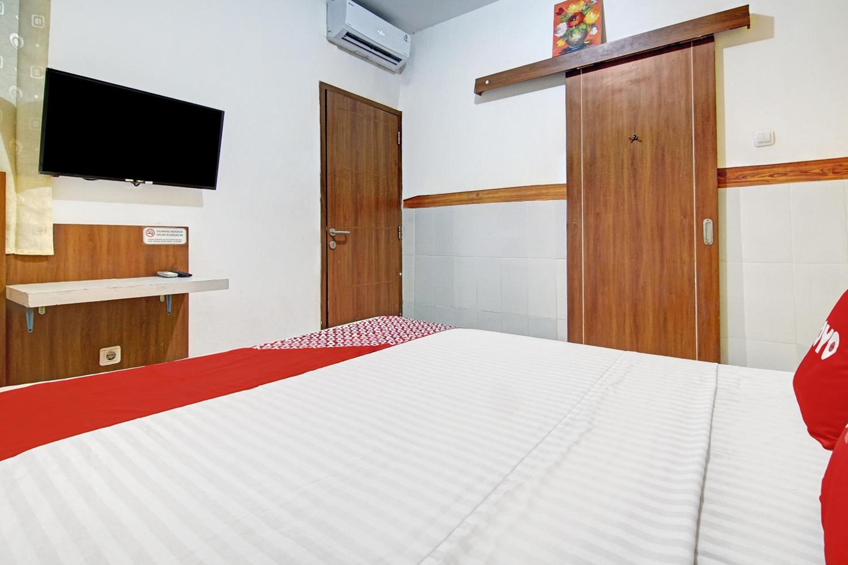 Standard Double Room - Photo 12