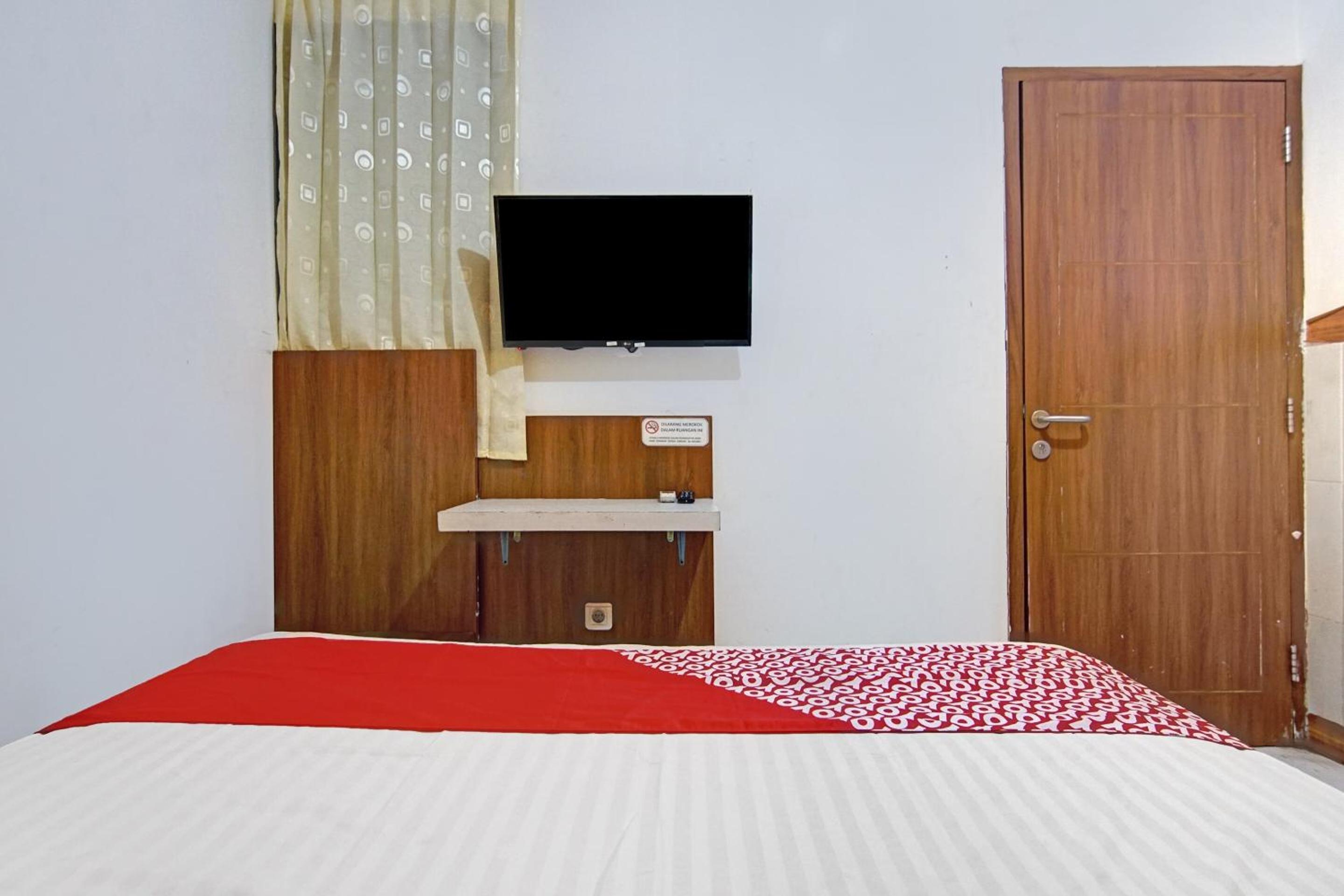 Standard Double Room - Photo 13