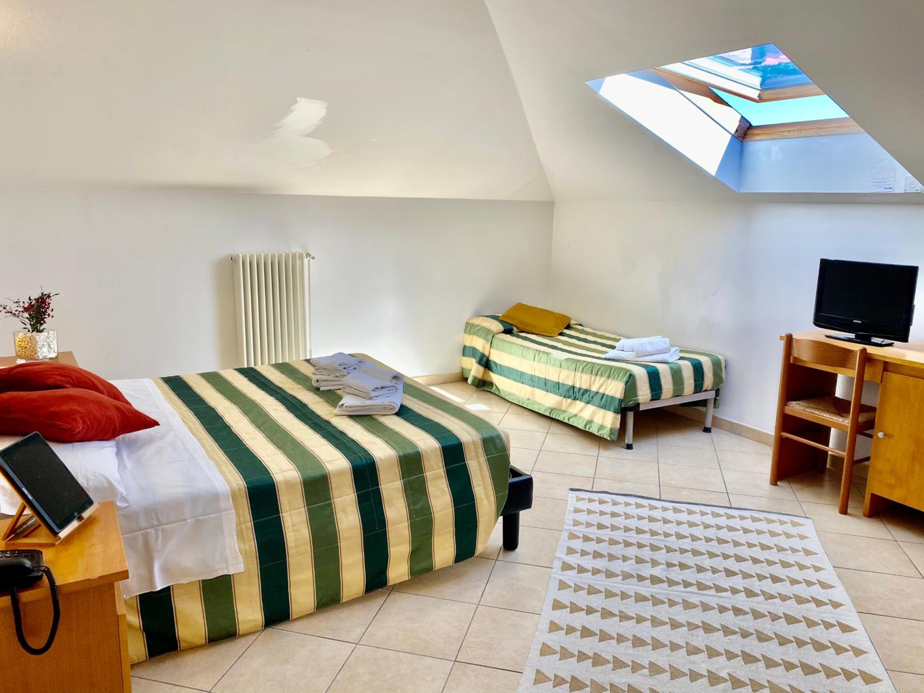 Deluxe Family Room - Photo 3