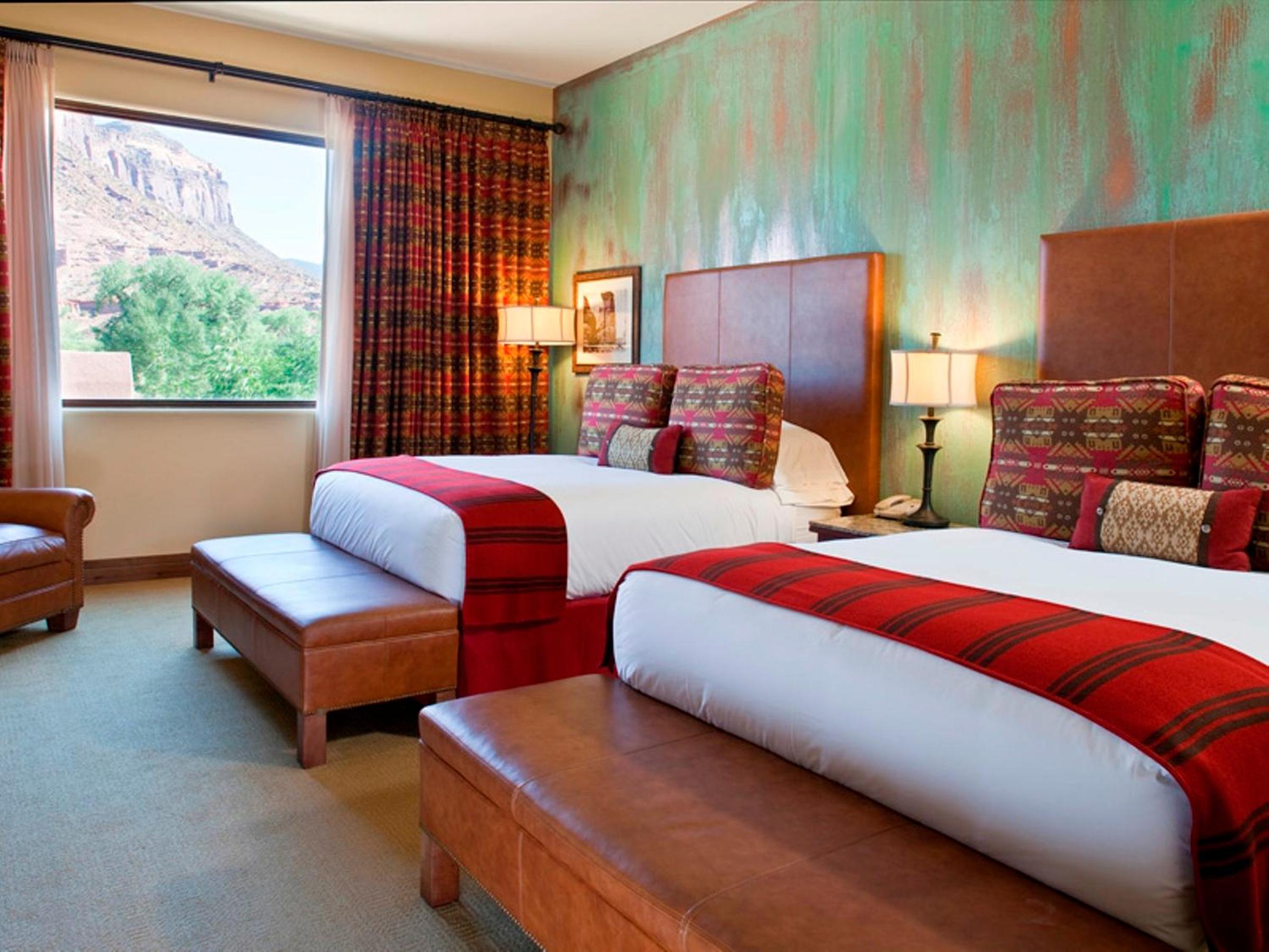 Superior Queen Room with Two Queen Beds photo 3