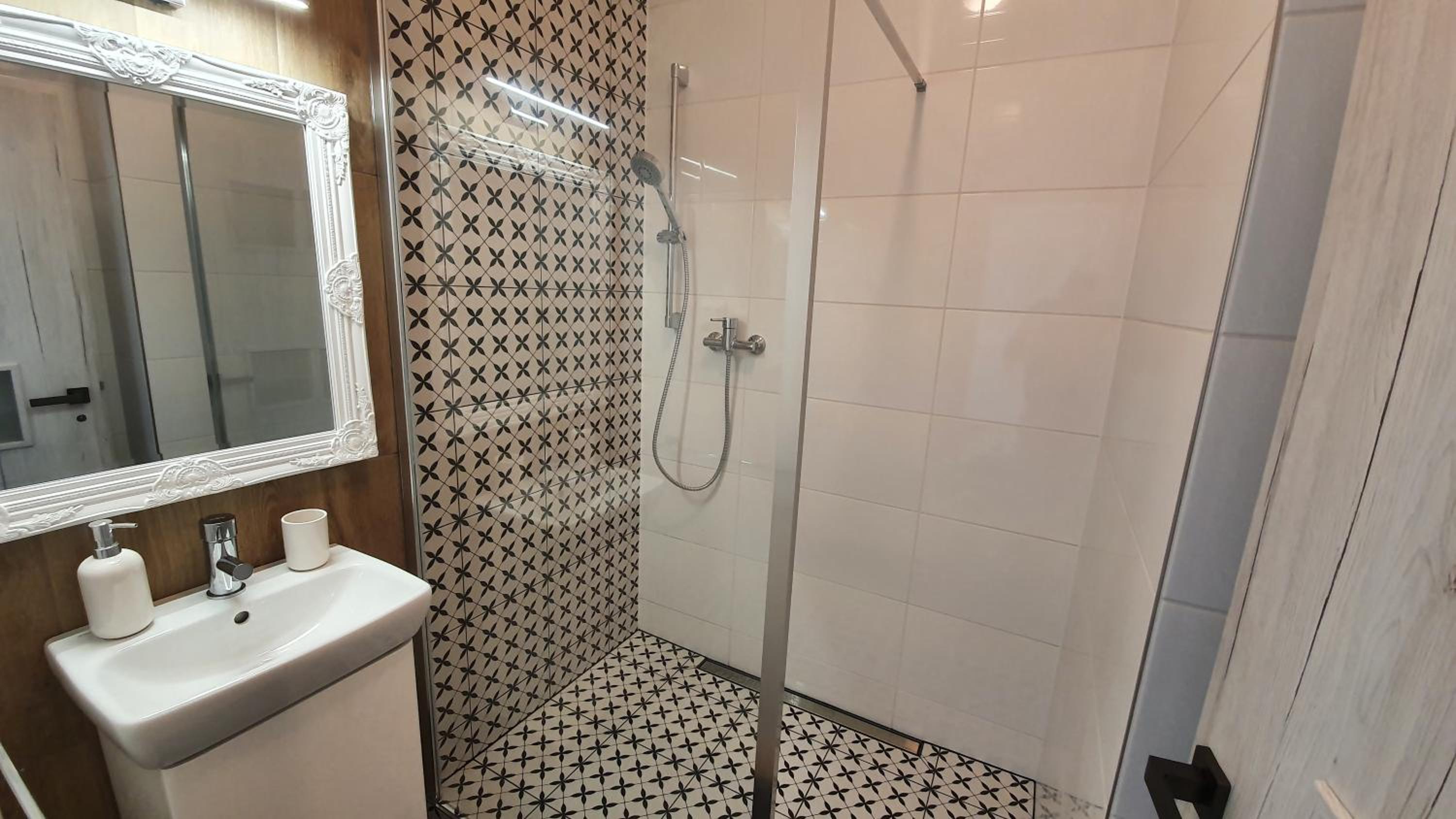 Studio Apartment - Photo 39