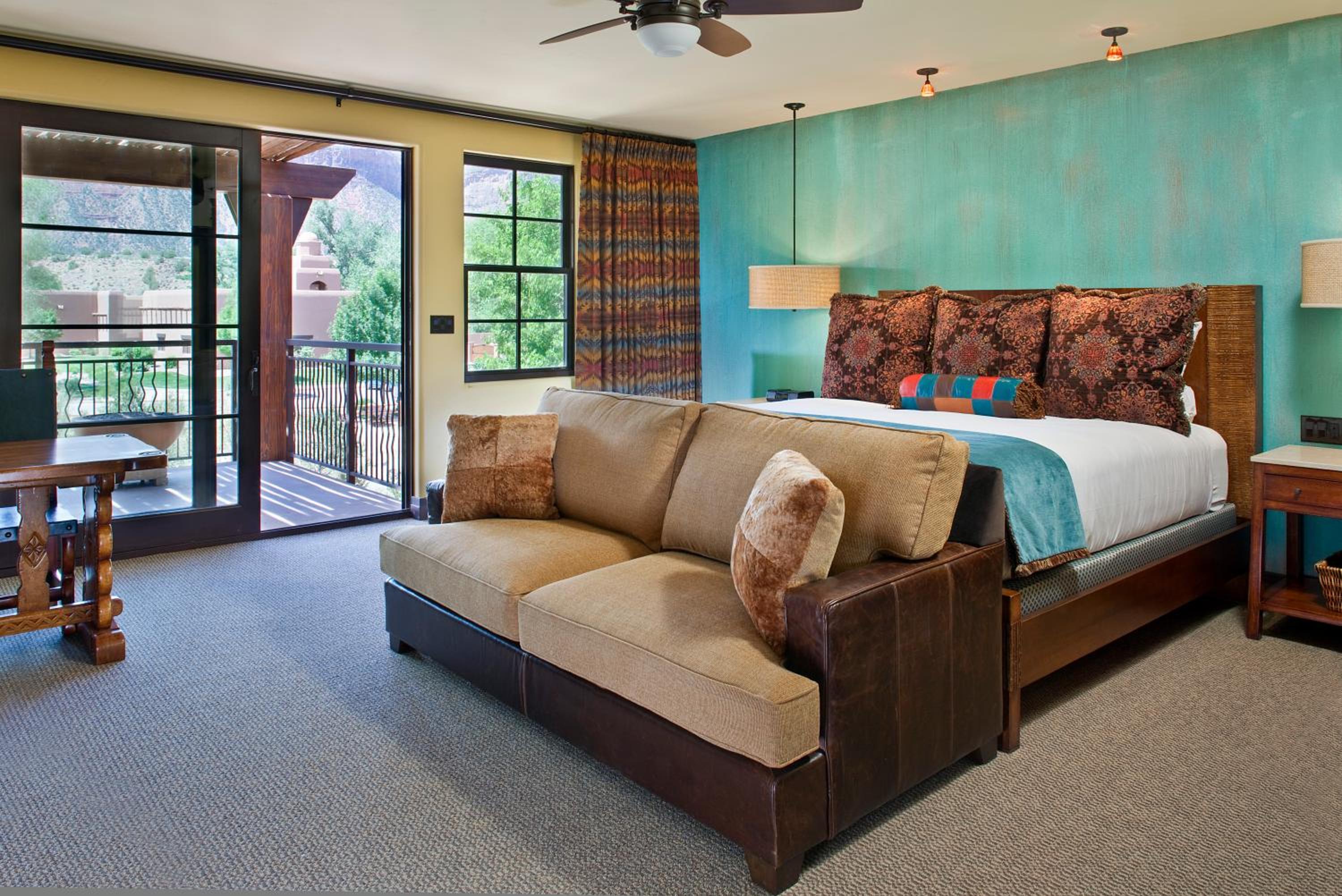 Premium King Suite photo 2