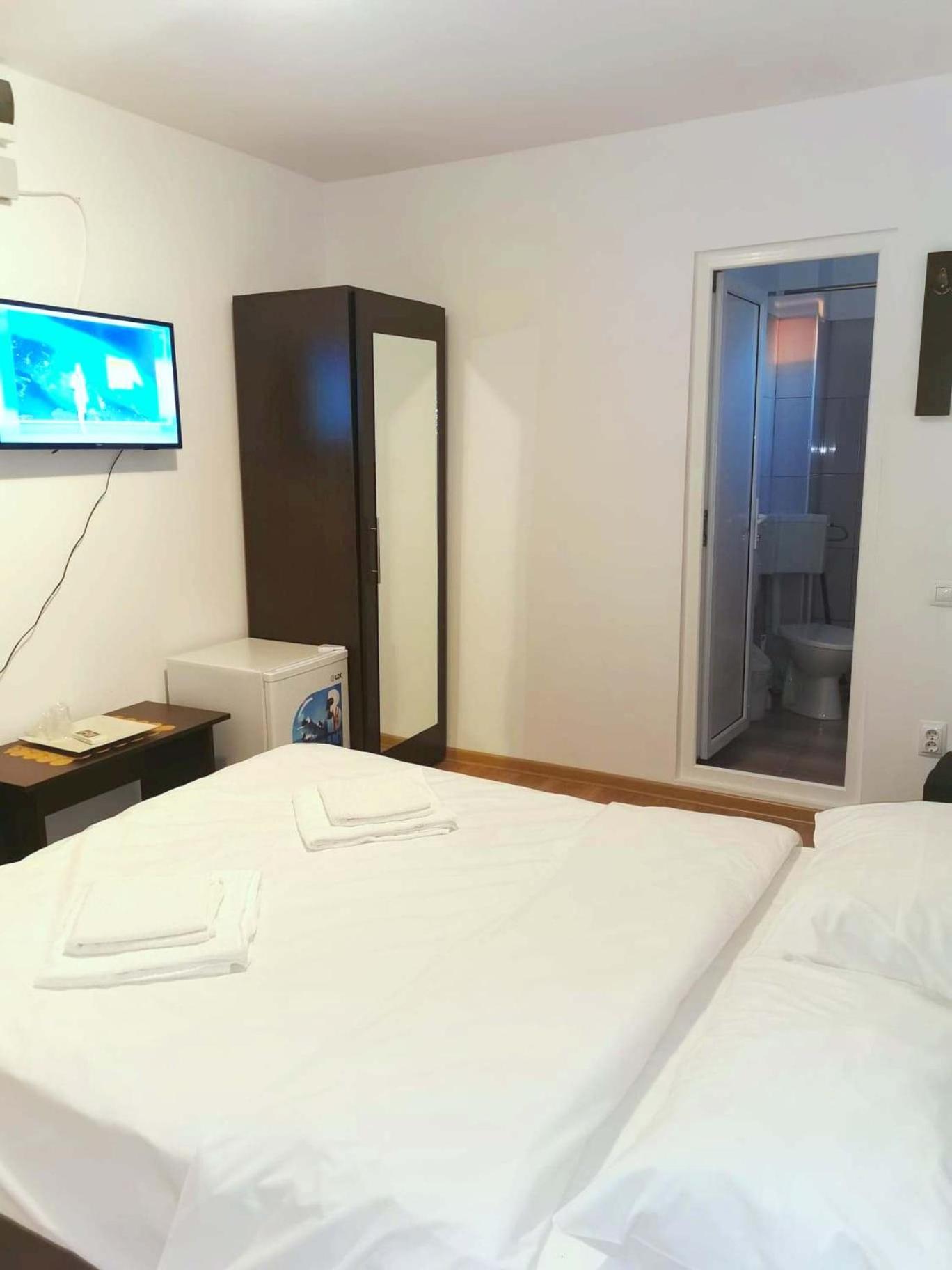 Standard  Double Room - Photo 1