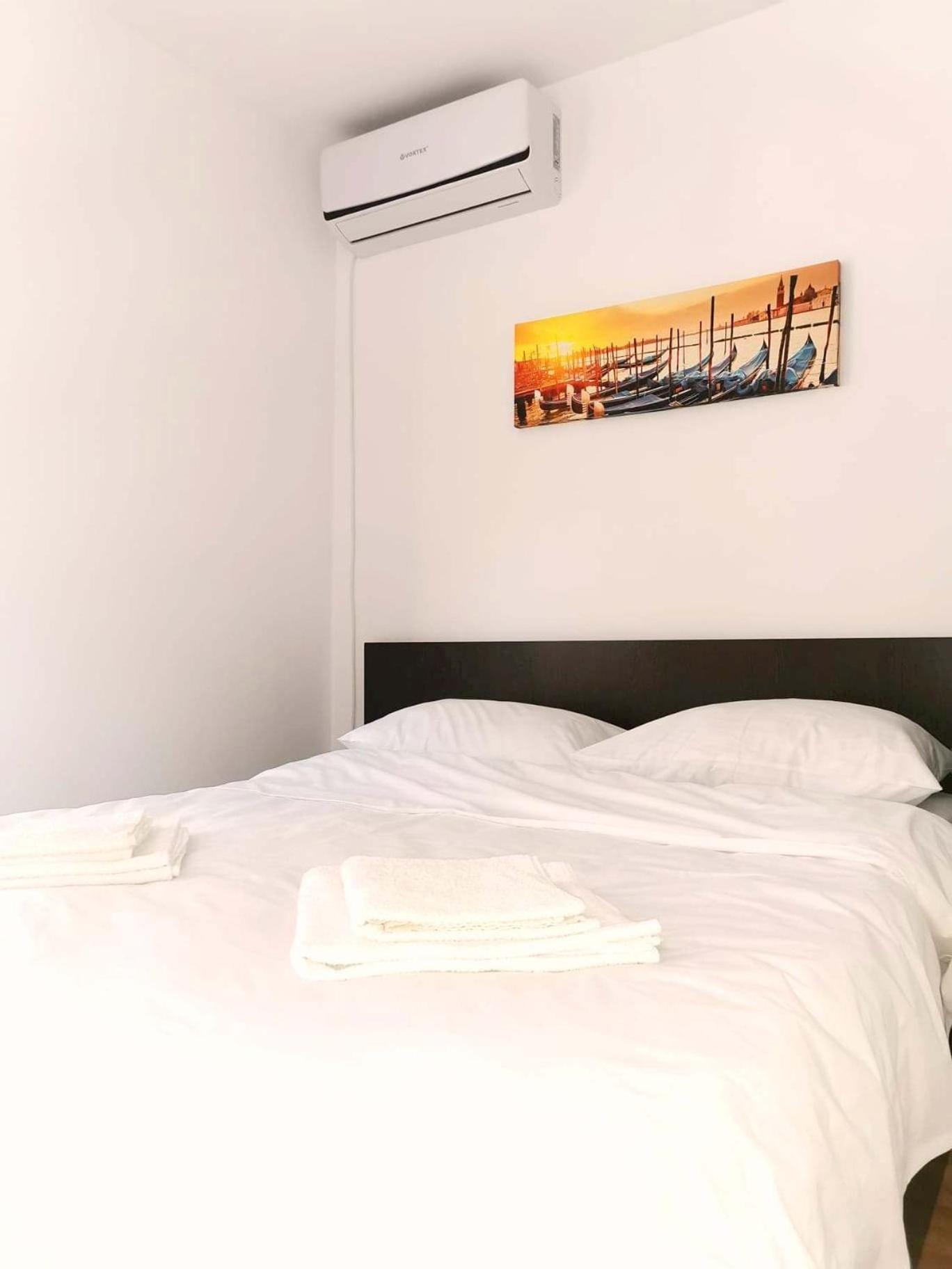 Standard  Double Room - Photo 2