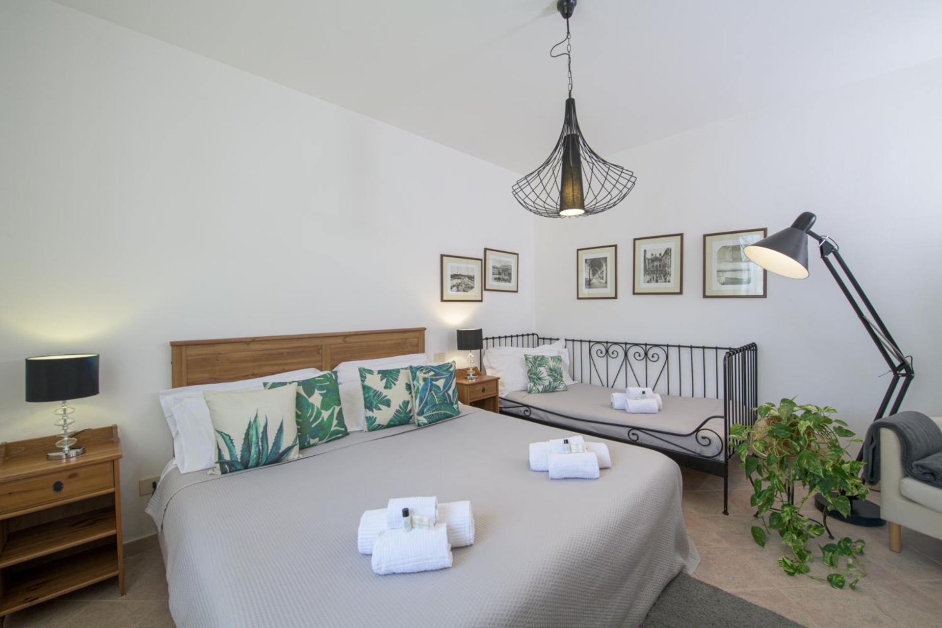 Superior Triple Room photo 3