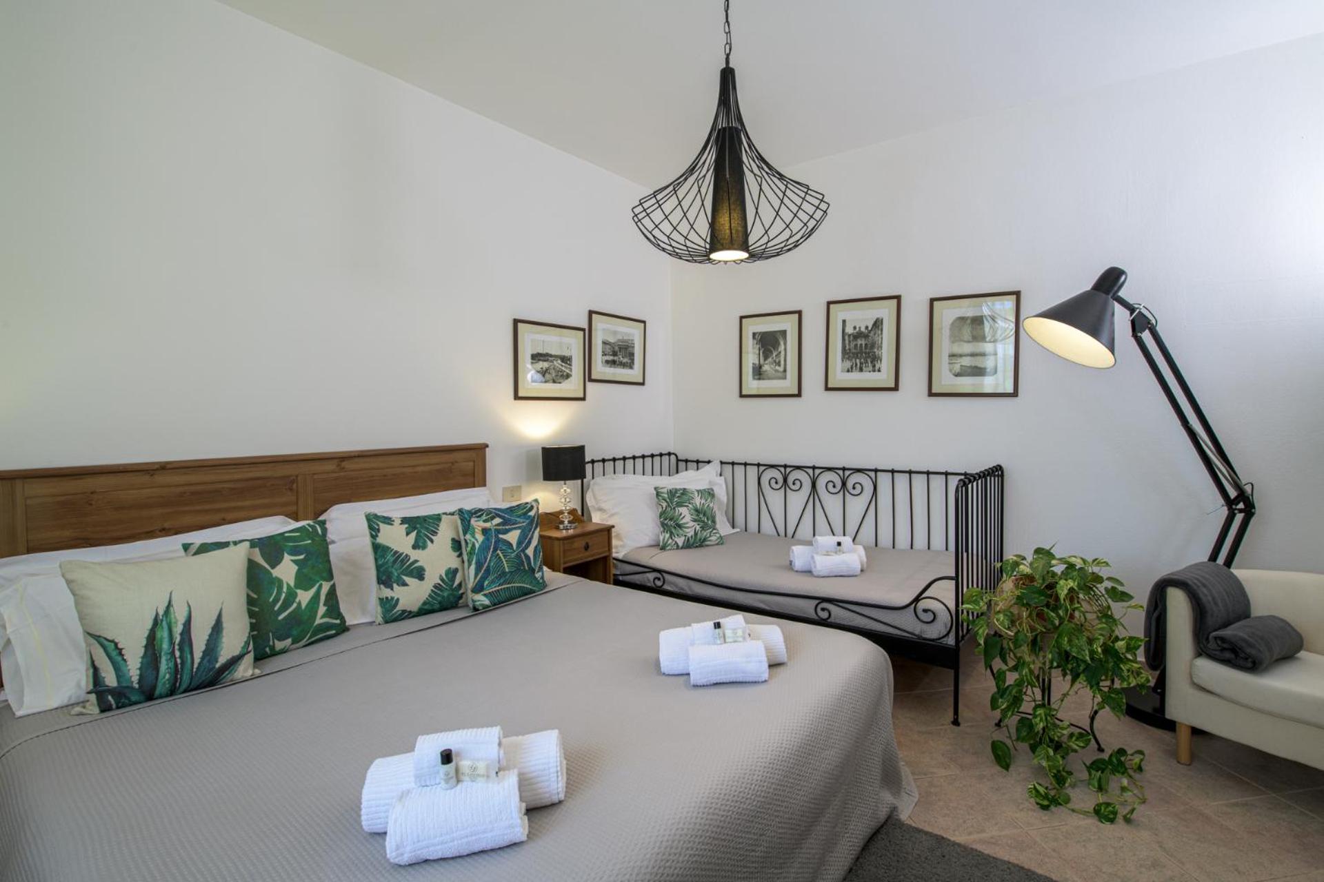 Superior Triple Room photo 2