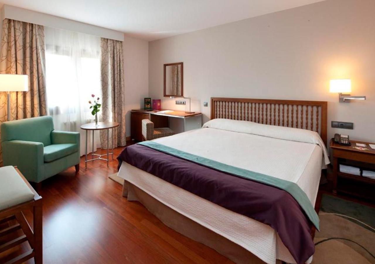 Standard Double Room - Photo 5