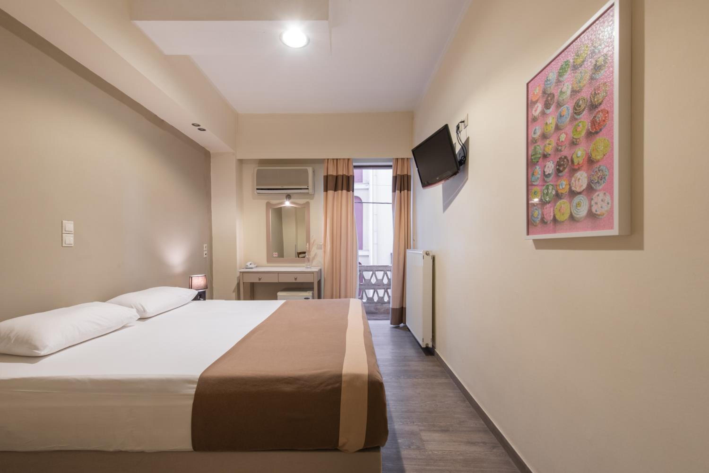 Double or Twin Room photo 3