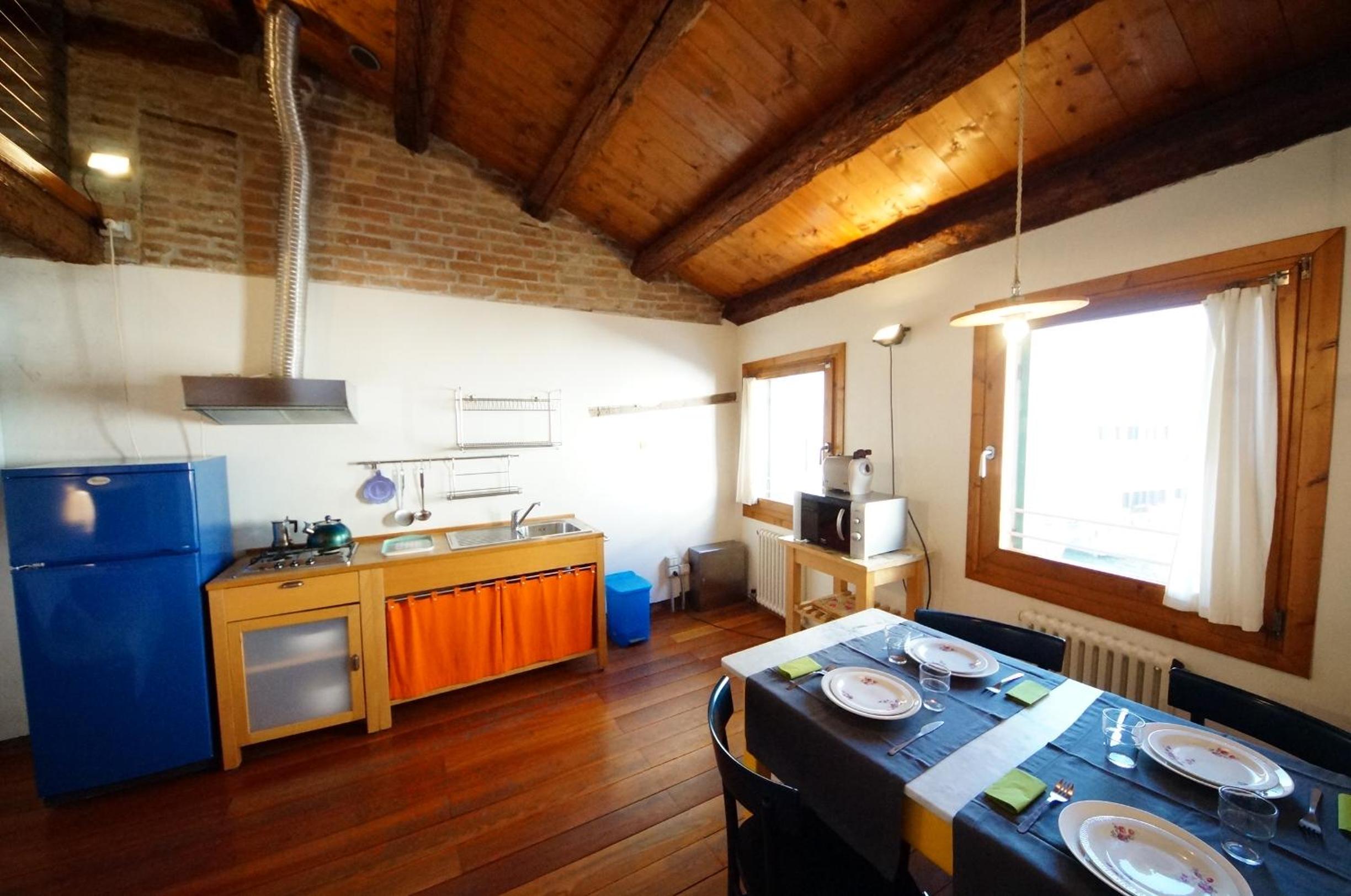 One-Bedroom Apartment photo 2