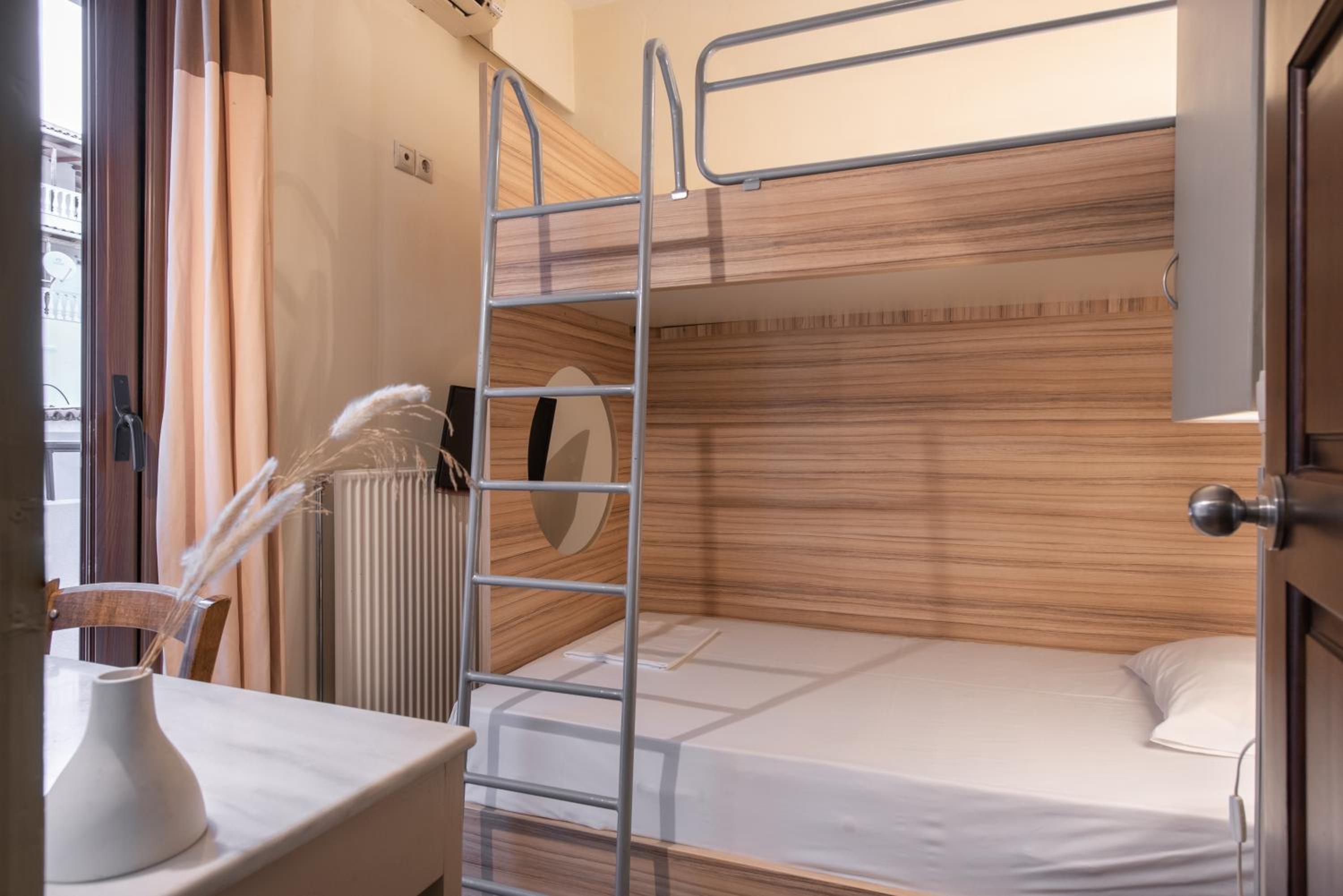 Budget Double Room photo 3