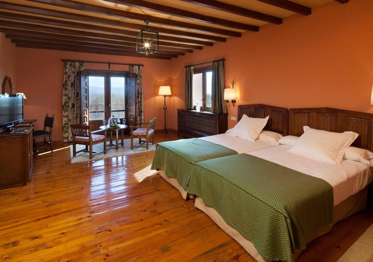Habitación Estándar (2 Adultos + 1 Niño)