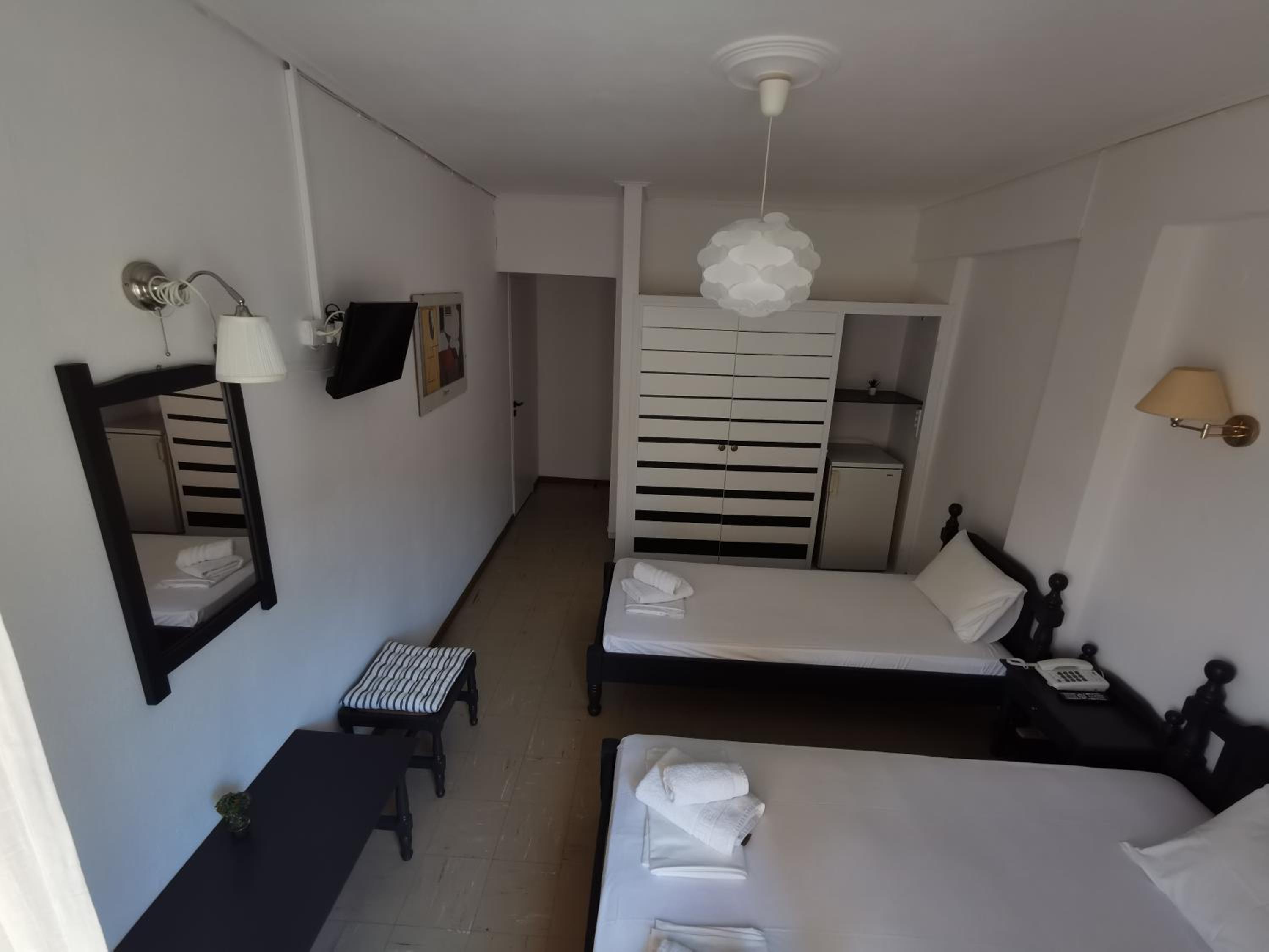Basic Triple Room photo 1