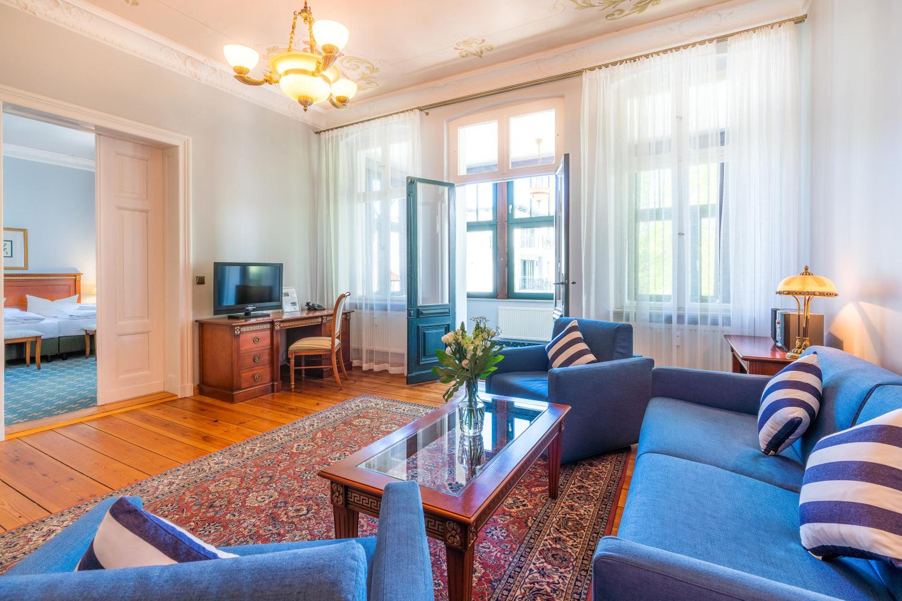 One-Bedroom Apartment - Photo 1
