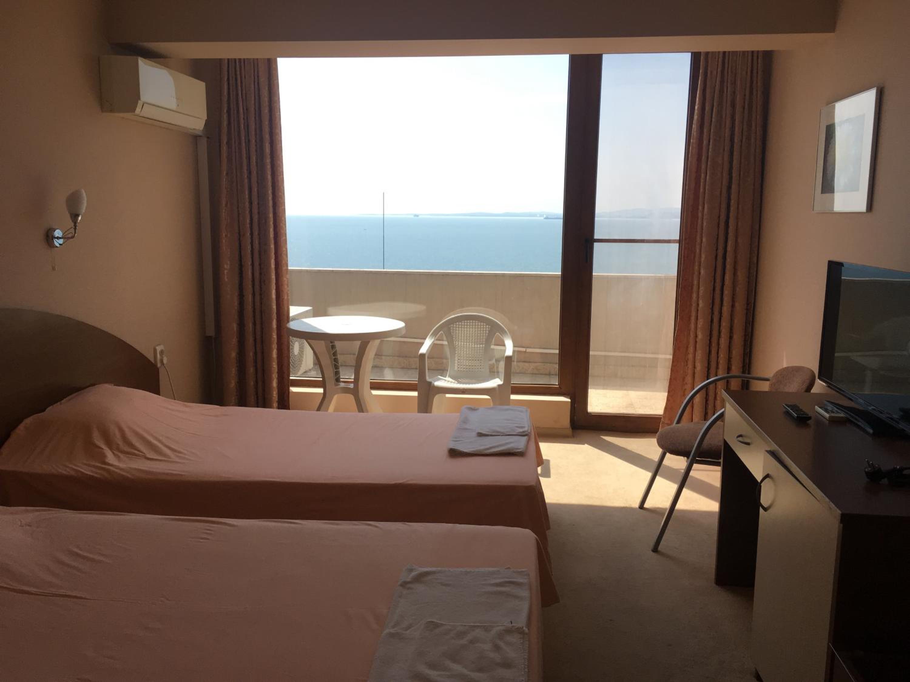 Standard Twin Room with Sea View photo 1