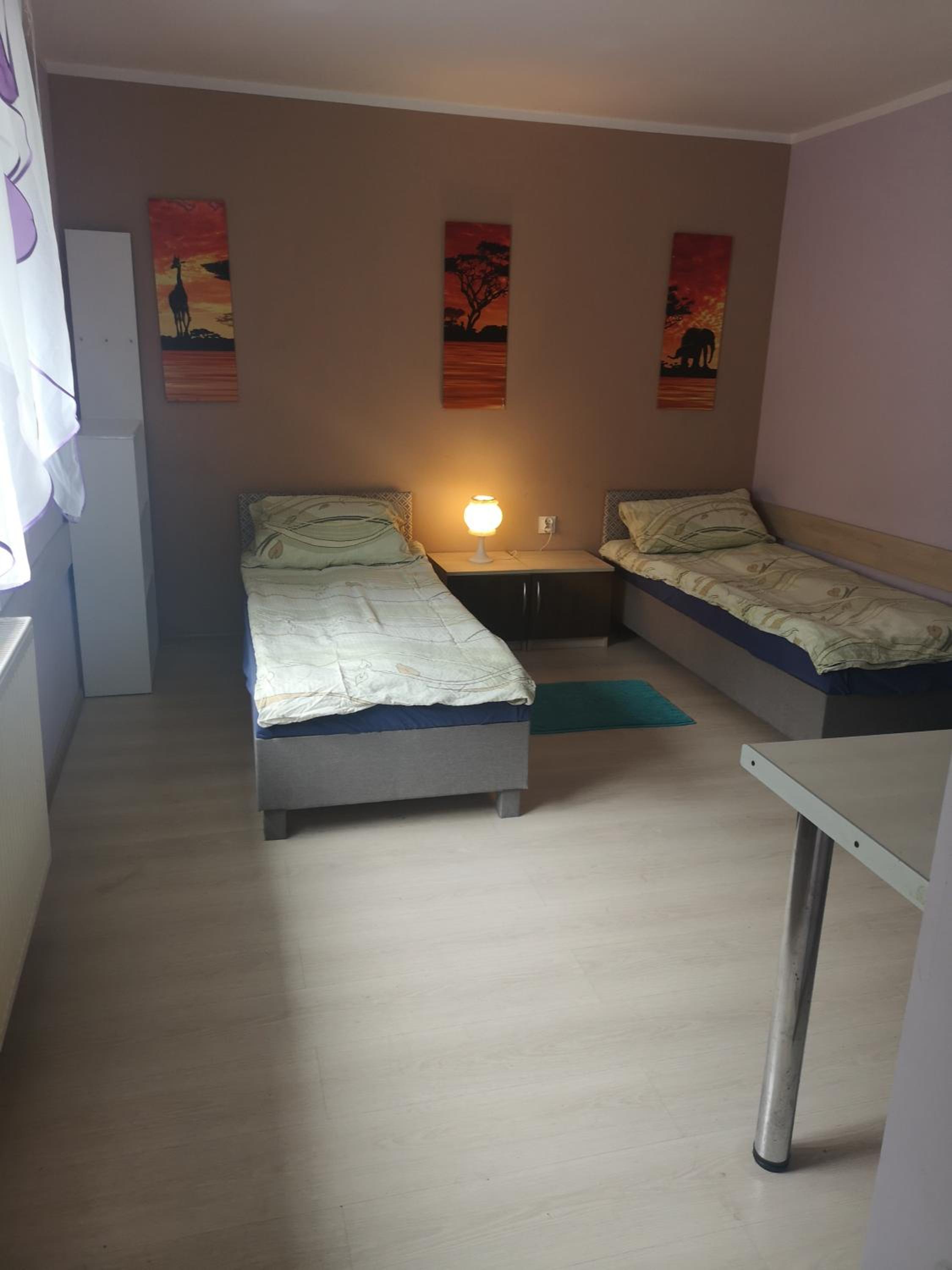 Double or Twin Room with Bathroom - Photo 4