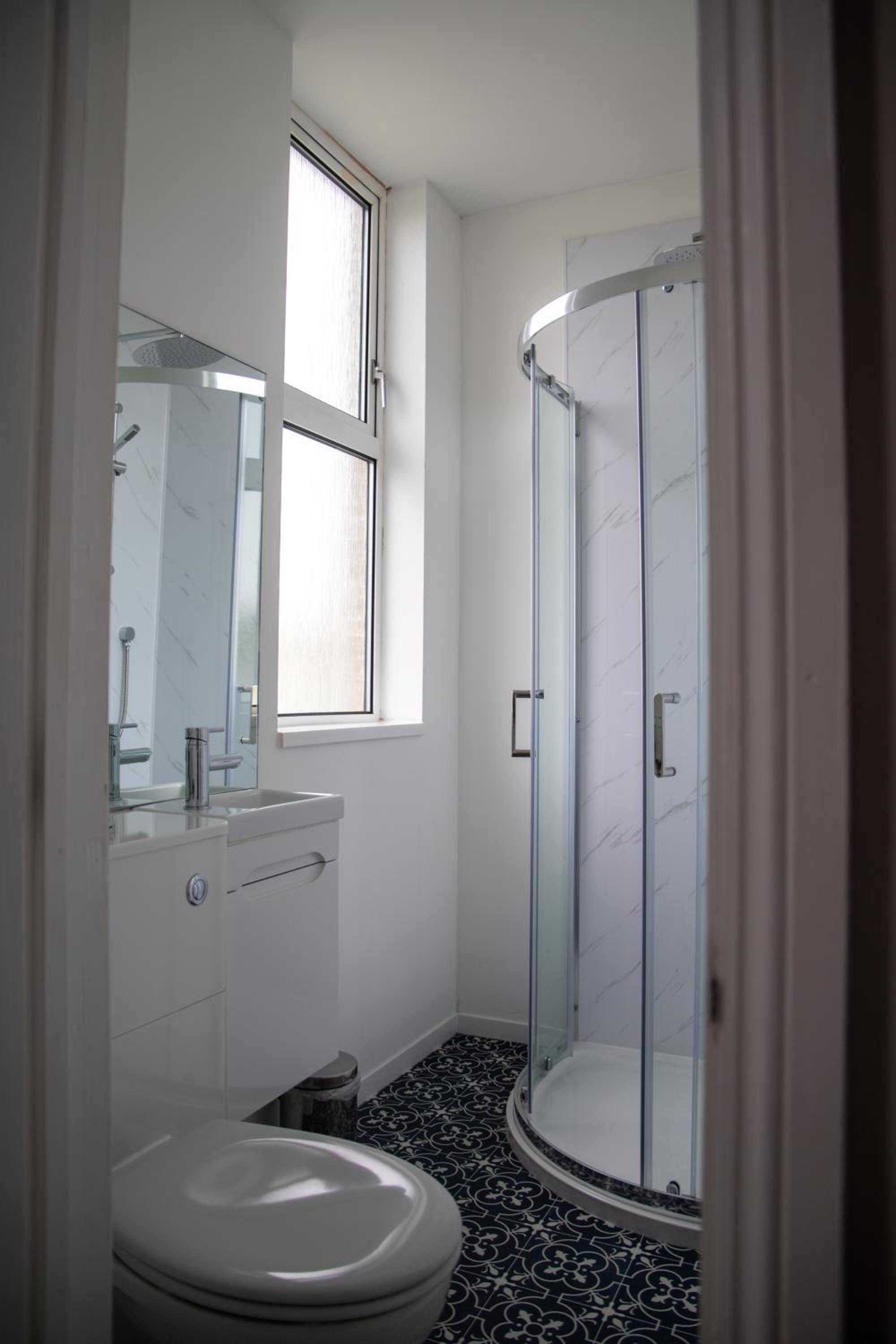 Double or Twin Room - Photo 5