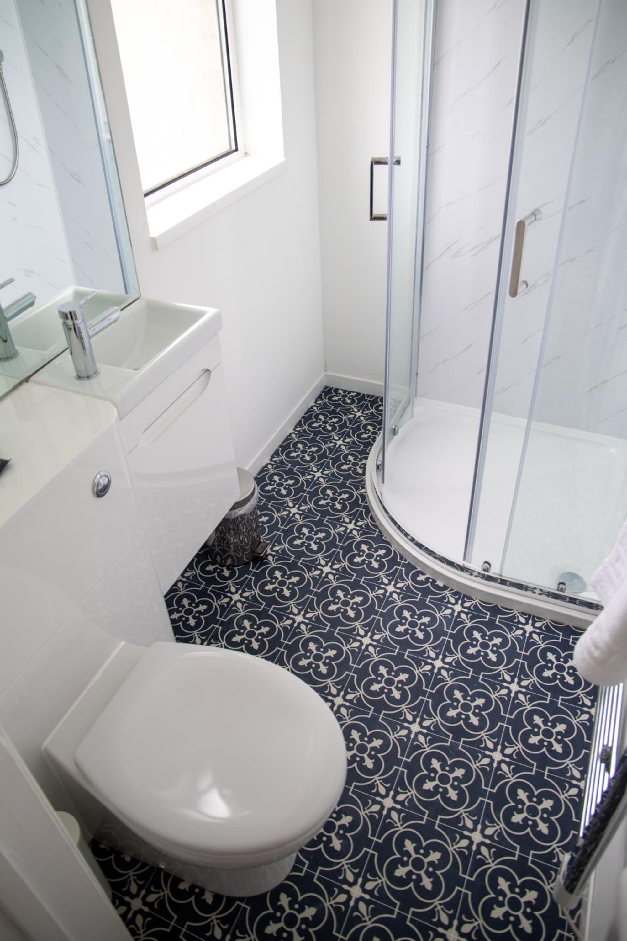 Double or Twin Room - Photo 6