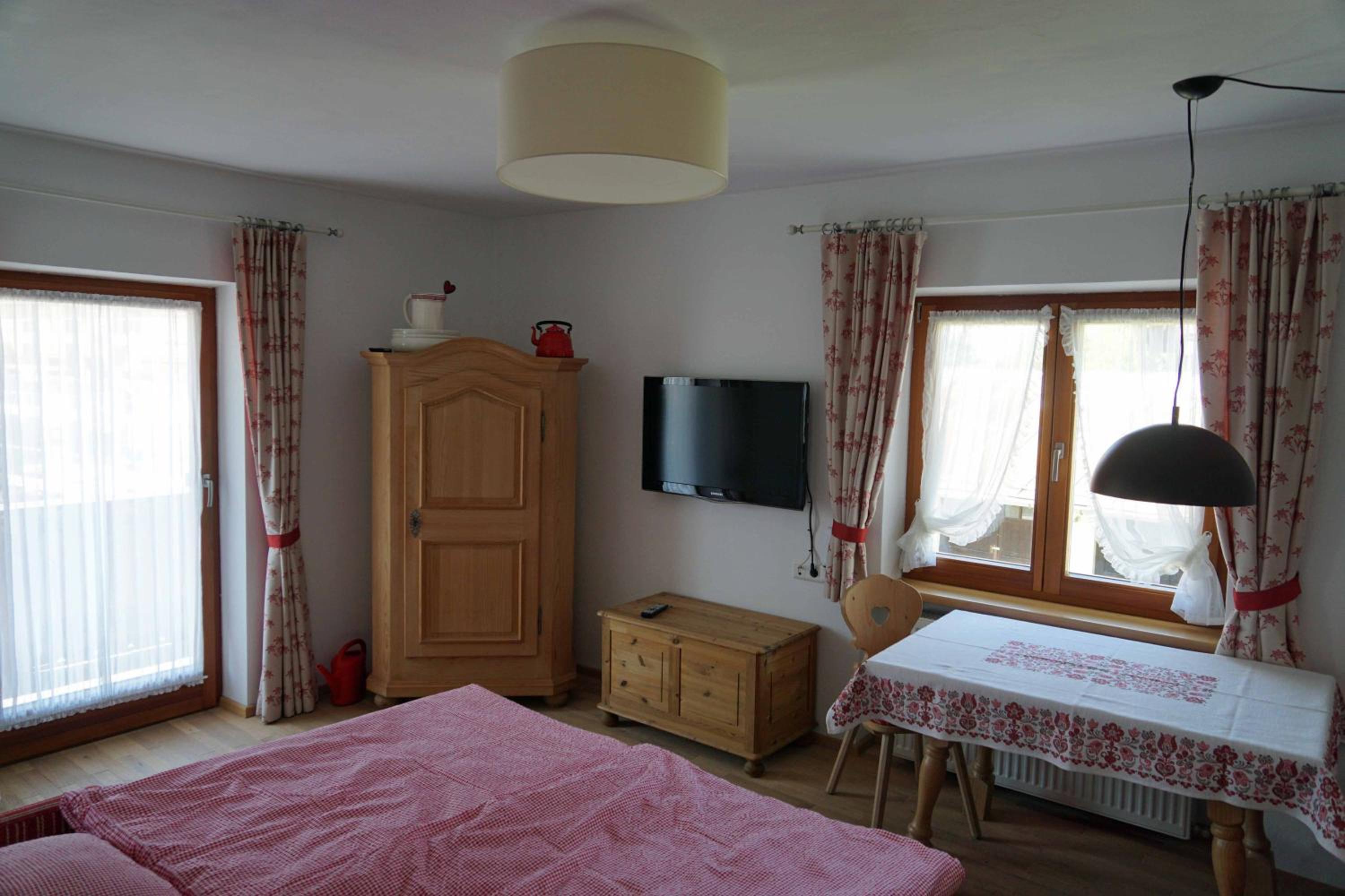 One-Bedroom Apartment with Balcony - Photo 28
