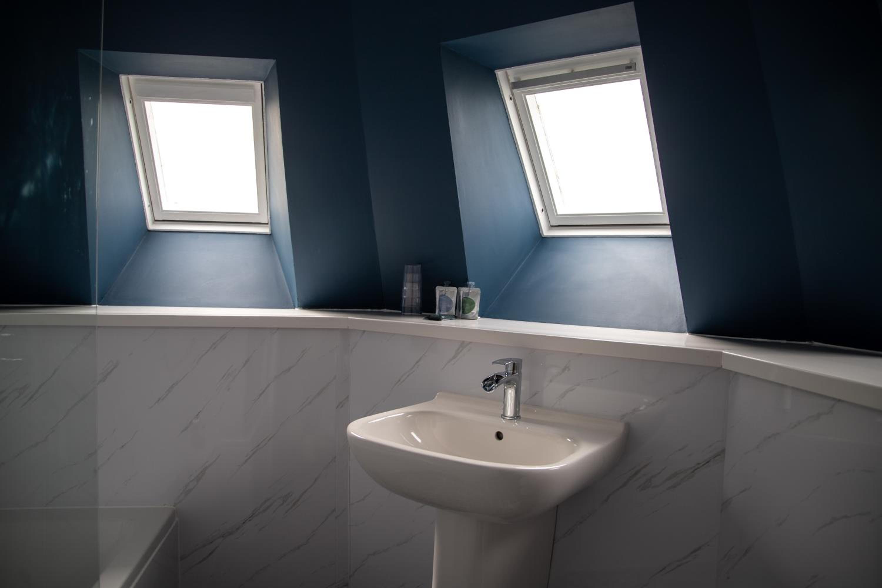 Standard Quadruple Room - Photo 6