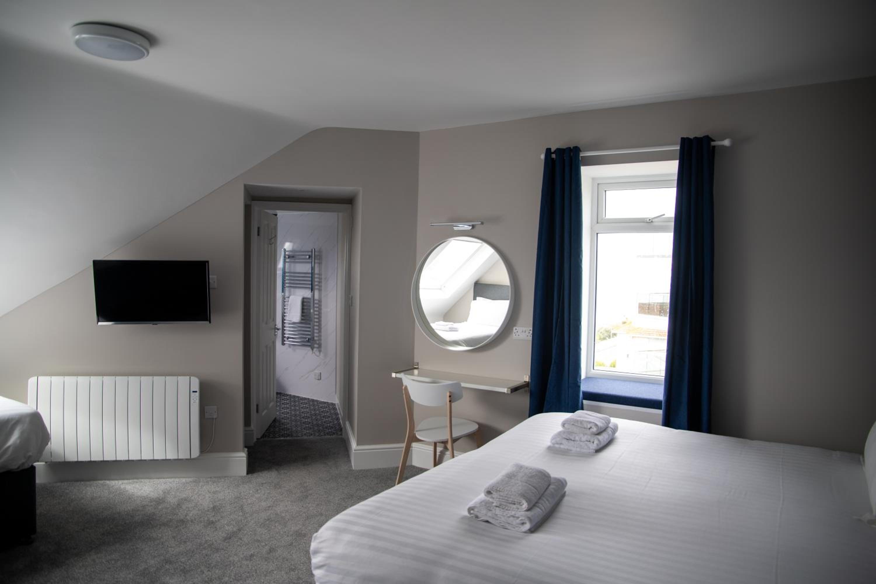 Standard Quadruple Room - Photo 7
