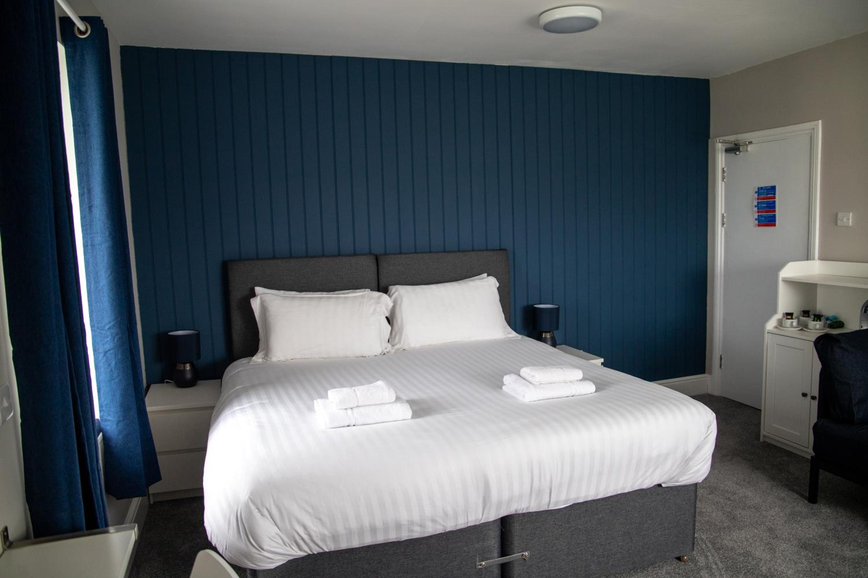 Standard Quadruple Room - Photo 4